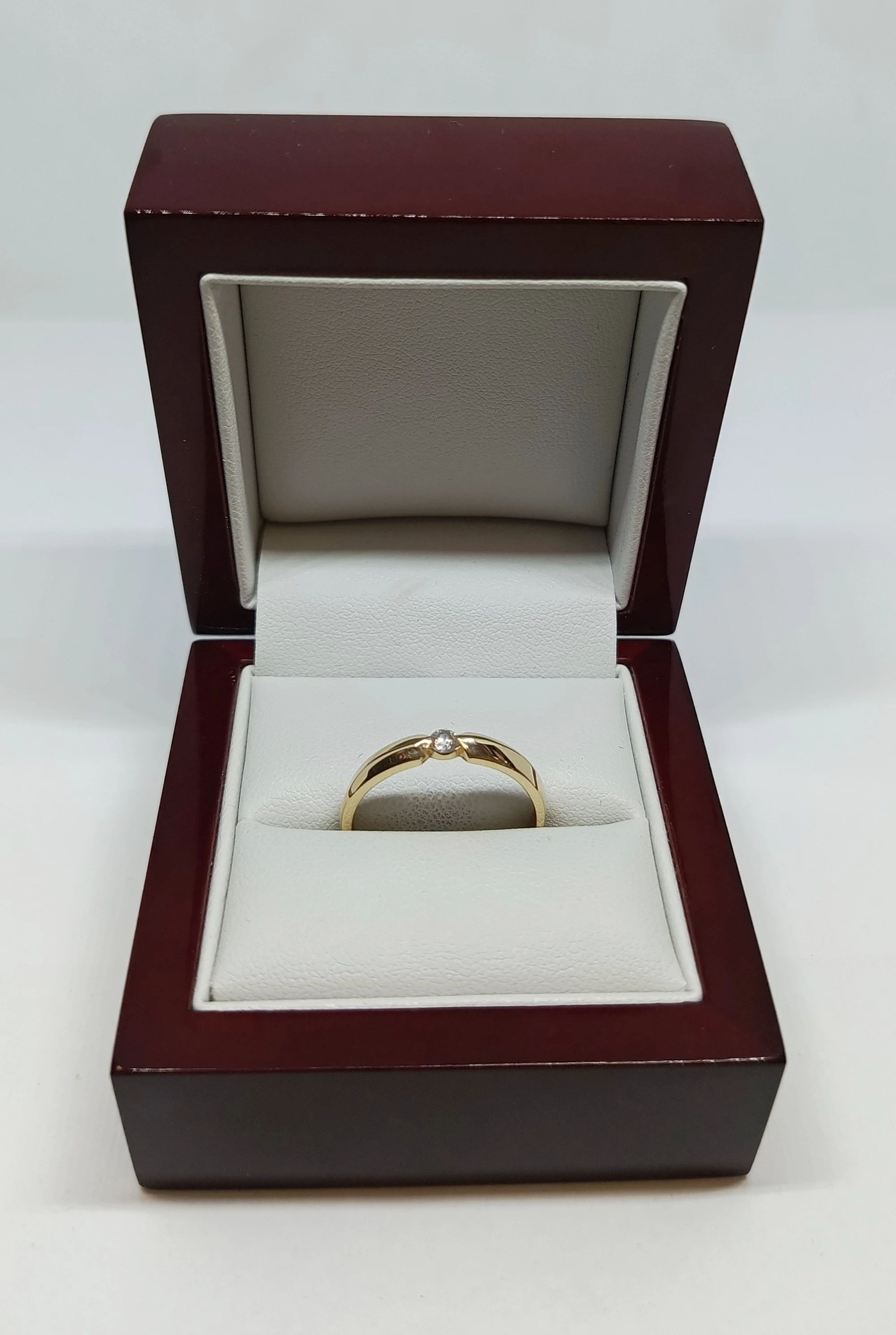 nienoszony-zloty-pierscionek-167-g-585-kamien-17088-4194304