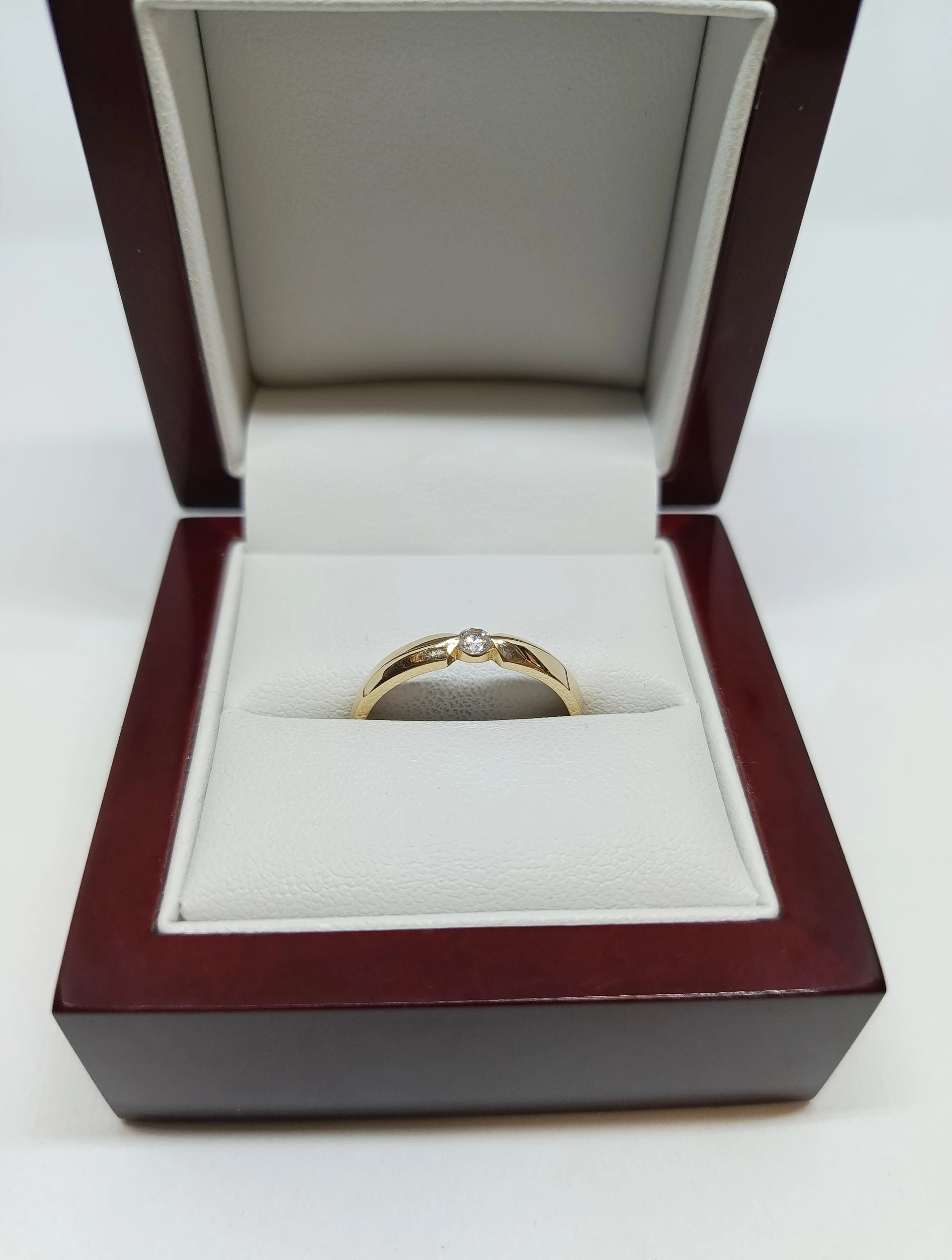 nienoszony-zloty-pierscionek-167-g-585-plac-wolnosci-10-konin