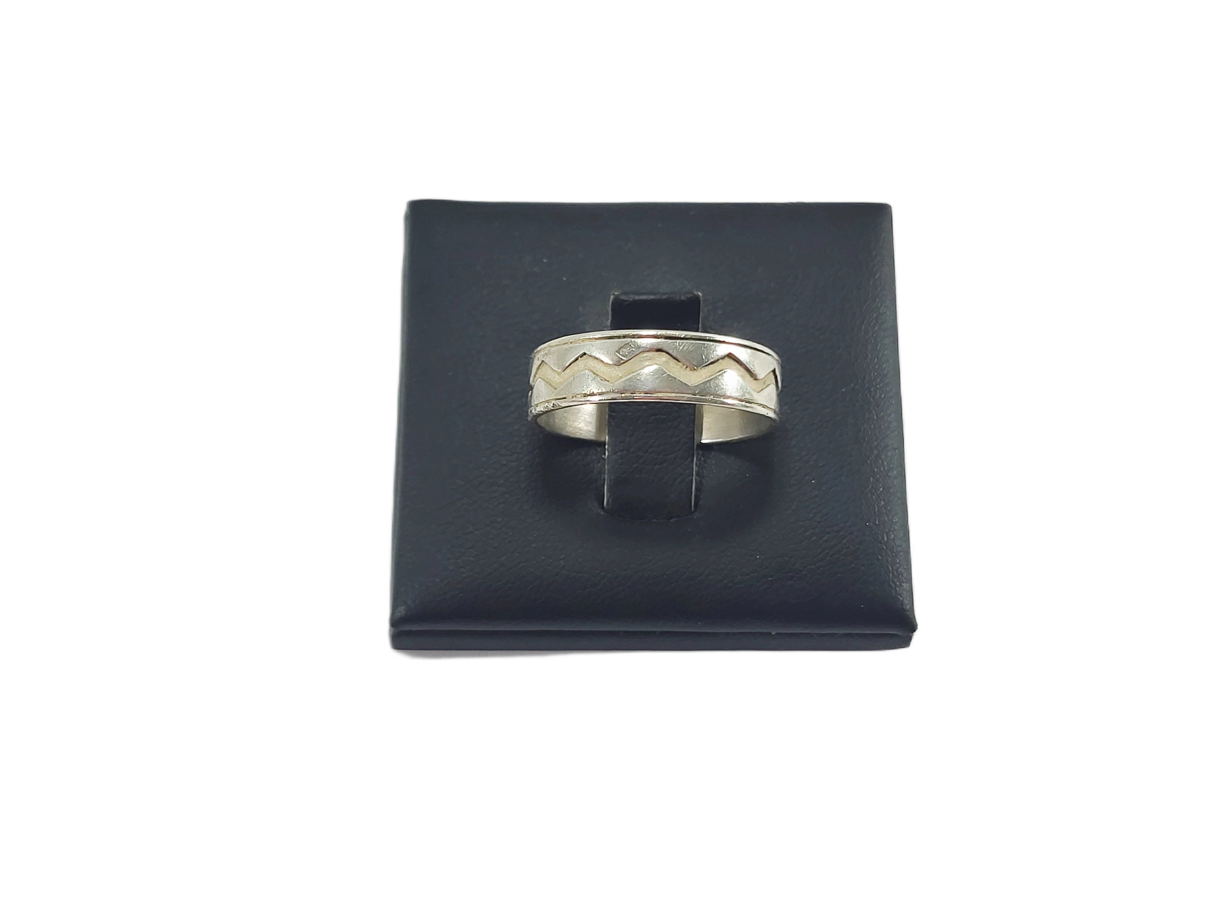 srebrna-meska-obraczka-925-ze-wzorkiem-301g-szeroka-6-mm-rozmiar-21-marka-248811-958954