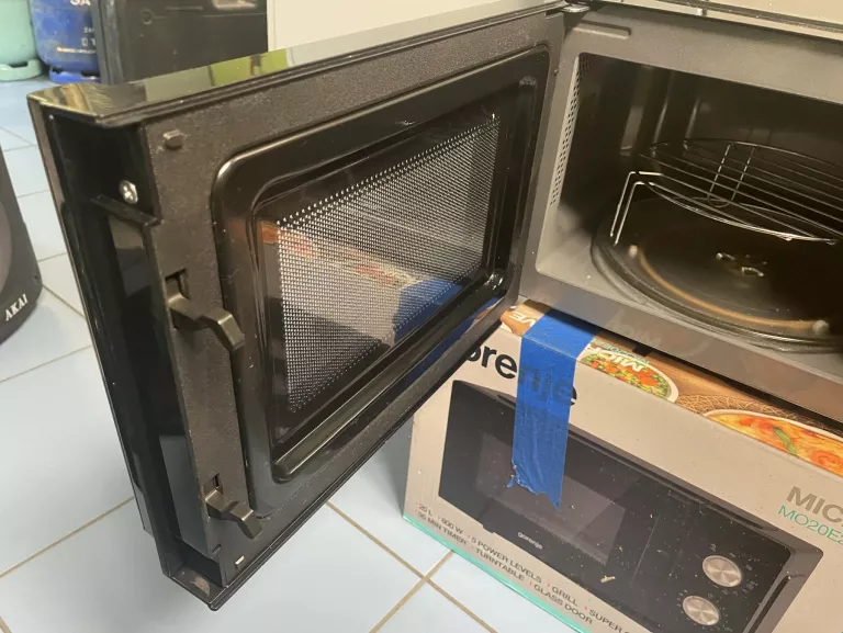 kuchenka-mikrofalowa-gorenje-mo20e2bh-kolor-dominujacy-129357-3