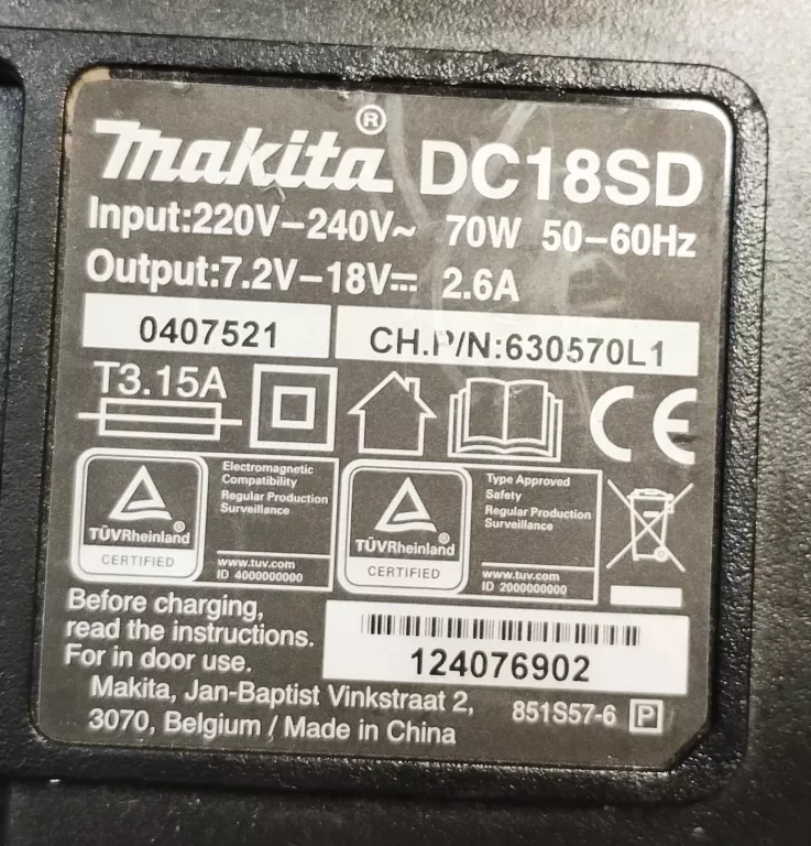 ladowarka-makita-dc18sd-z-akumulatorem-makita-bl1830b-kod-producenta-dc18sd