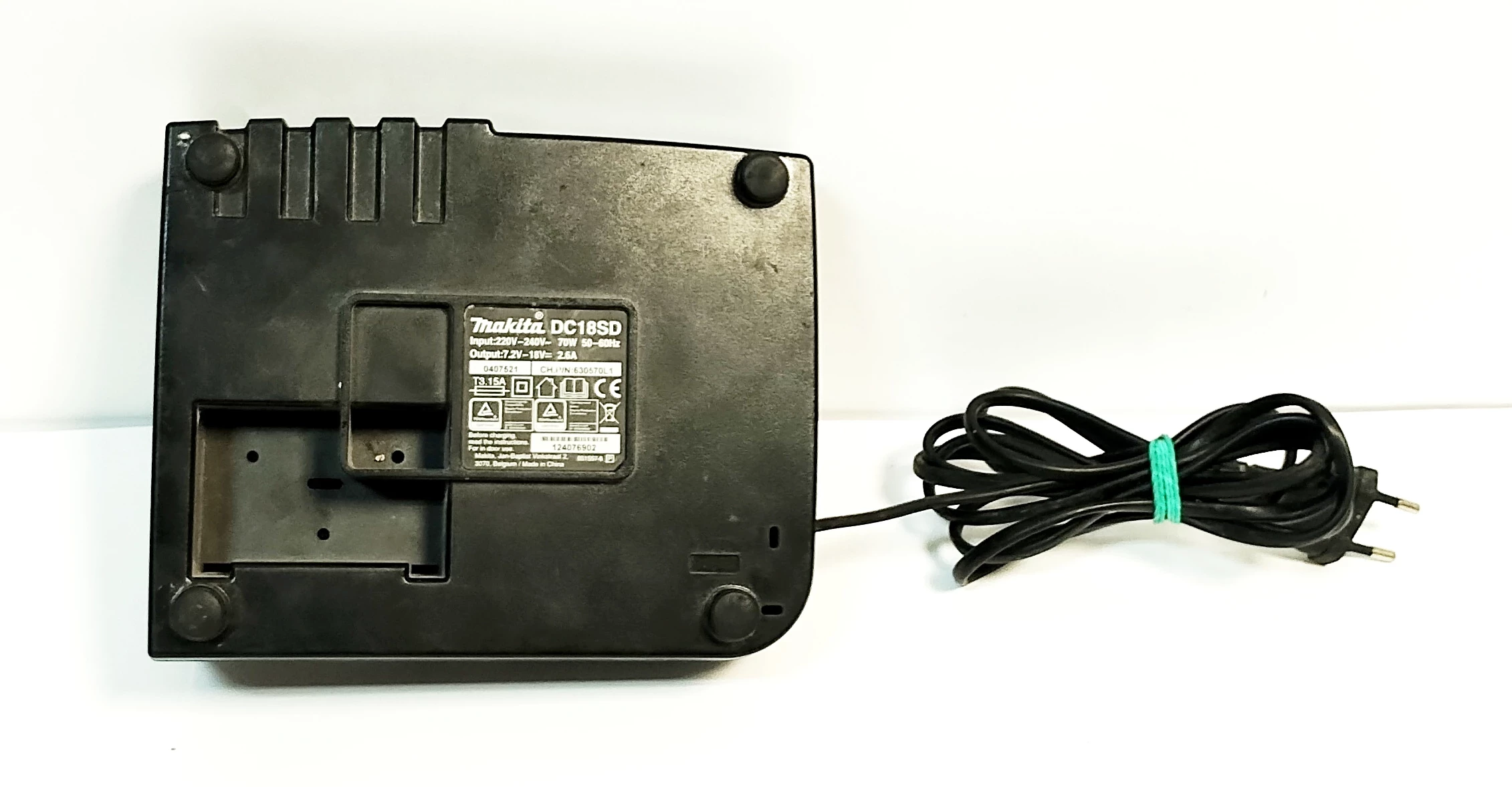 ladowarka-makita-dc18sd-z-akumulatorem-makita-bl1830b-marka-248811-950929