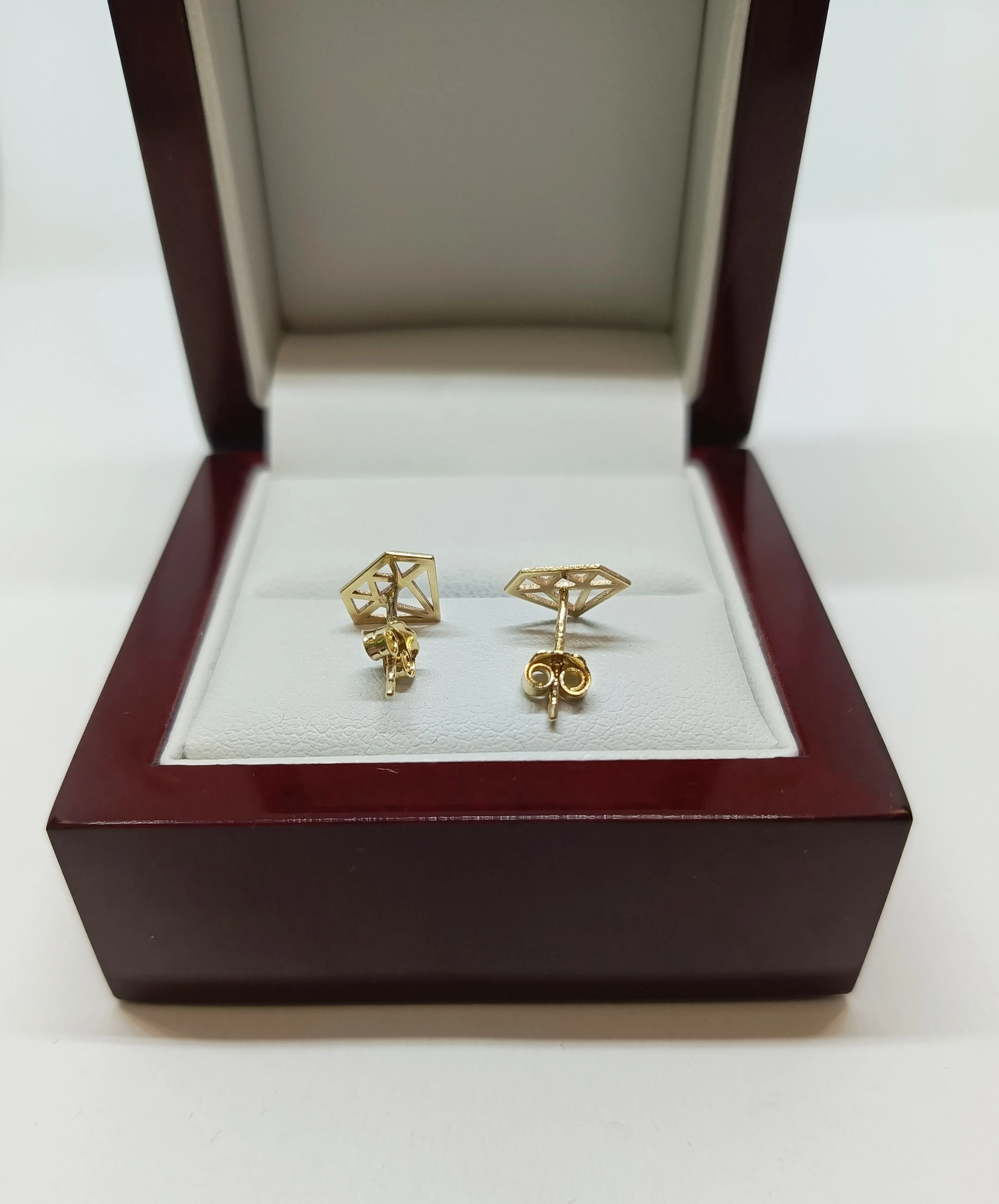 nienoszone-zlote-kolczyki-075-g-585-kamien-17088-4194304