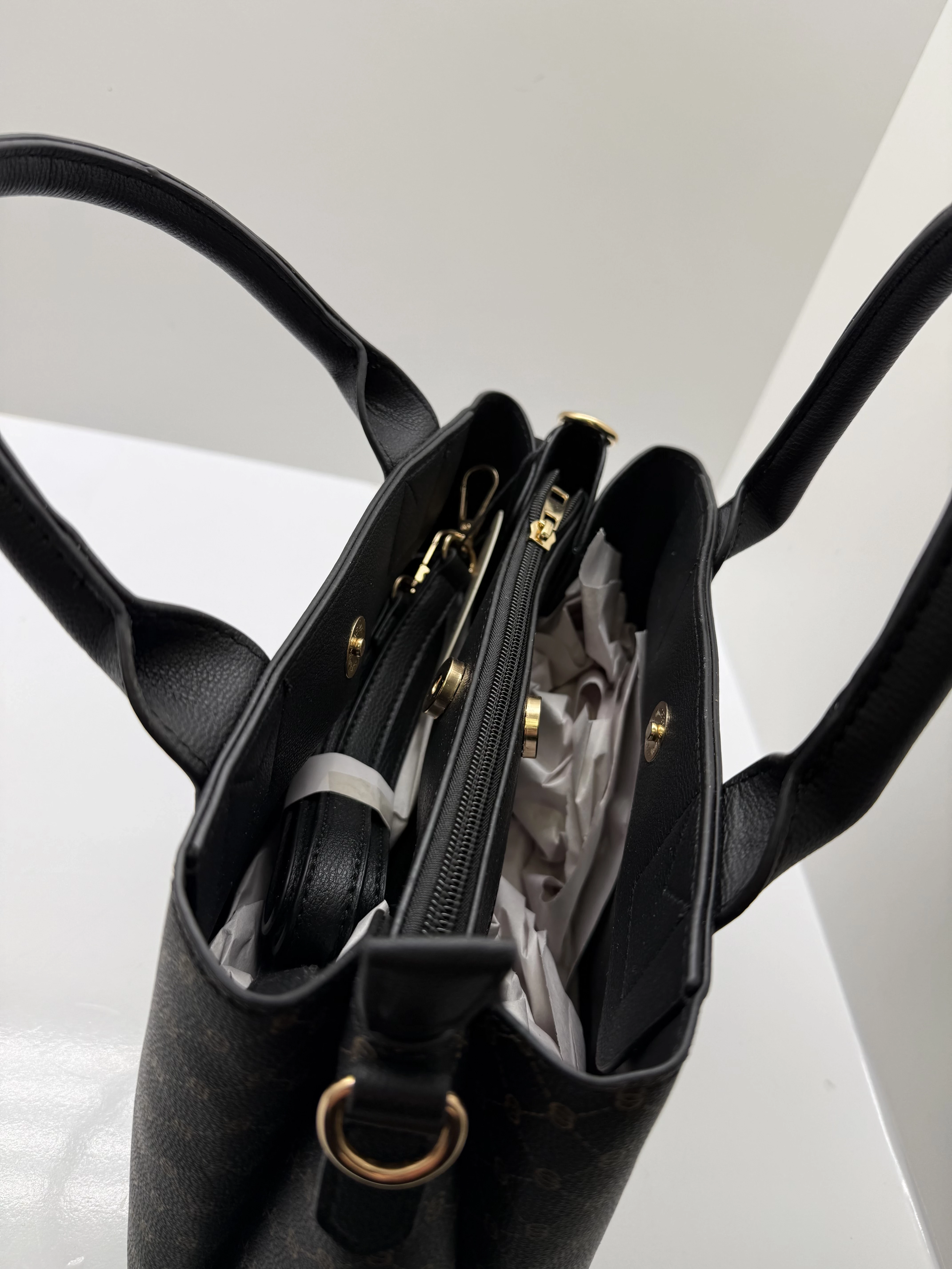 sinsay-torebka-kuferek-skora-ekologiczna-czarny-stan-11323-238058