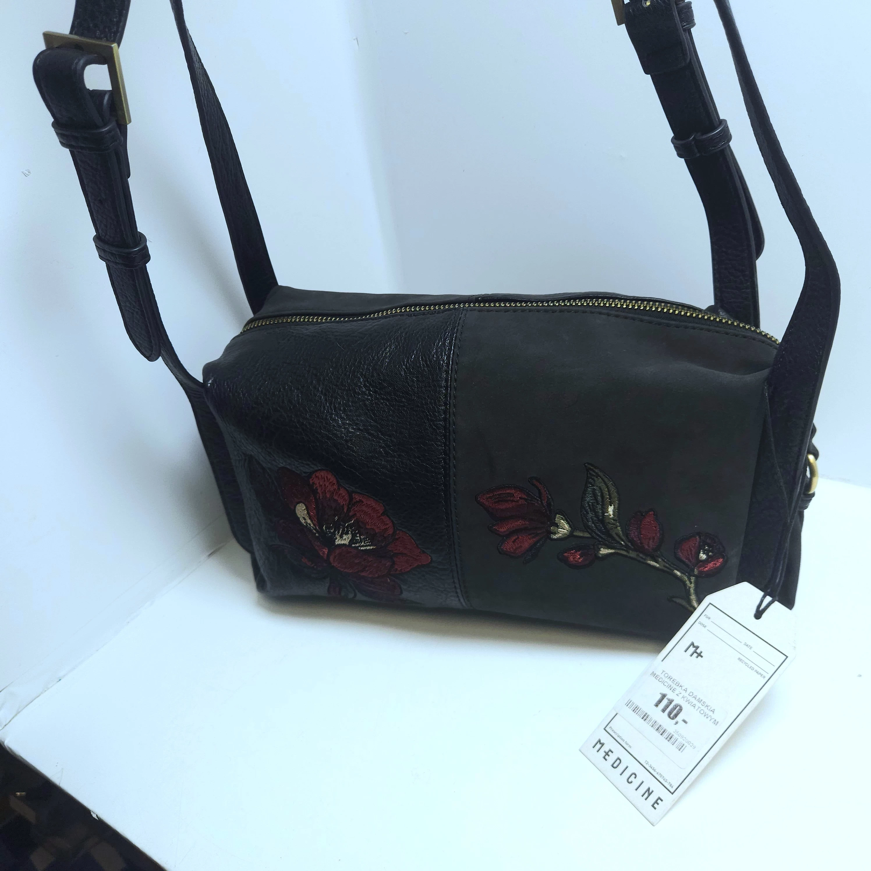 torebka-damskia-medicine-z-kwiatowym-wzorem-wielkosc-715-1