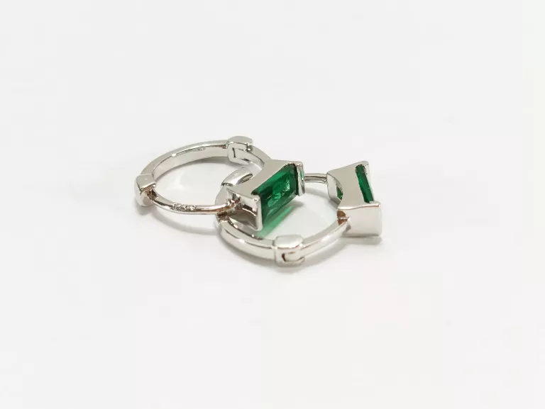 piekne-srebrne-kolczyki-925-z-zielonym-oczkiem-136g-kolka-z-oczkiem-stan-11323-2