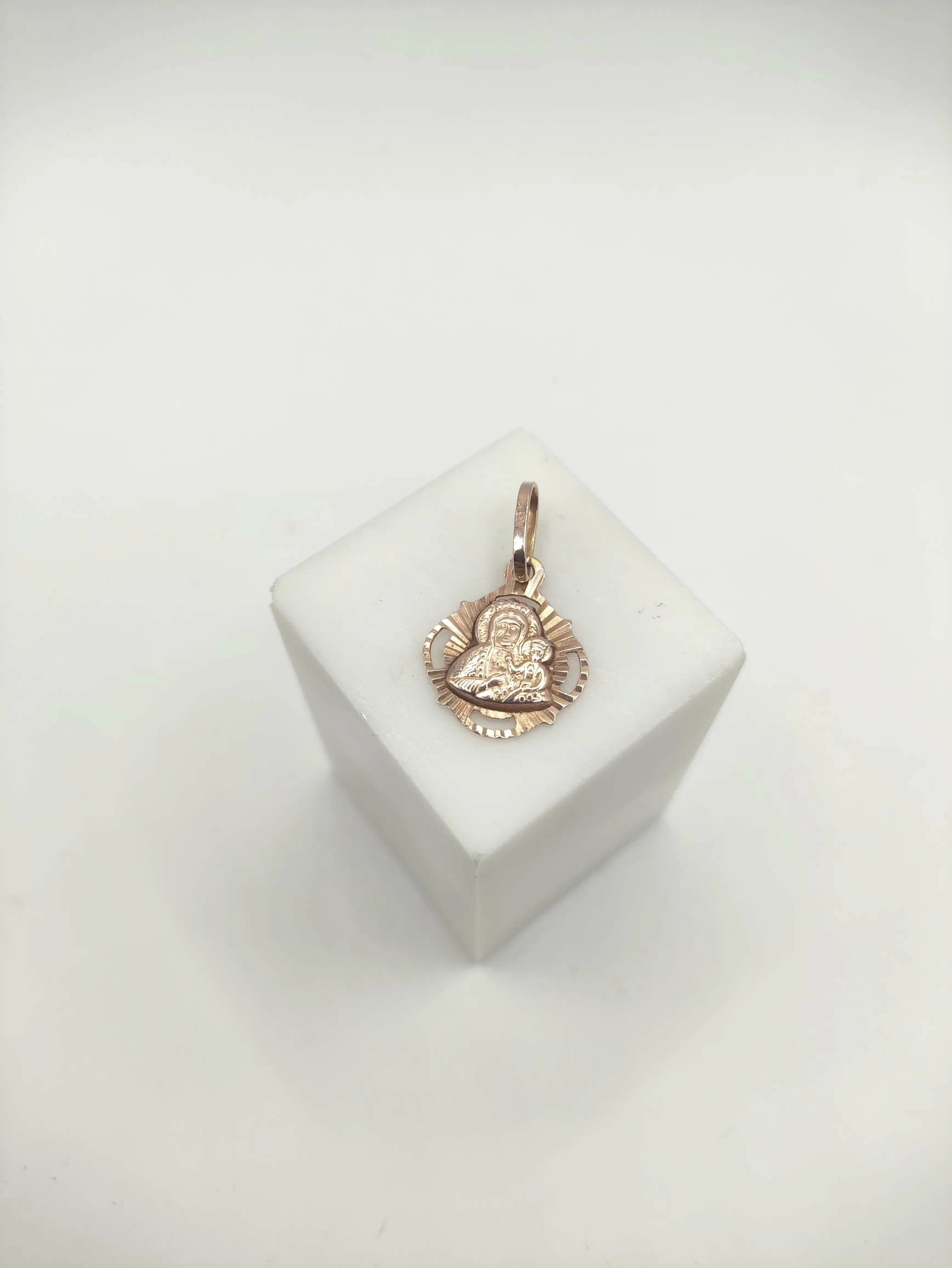 zlota-zawieszka-medalik-m096-p585-dl26cm-wodna-9-glubczyce