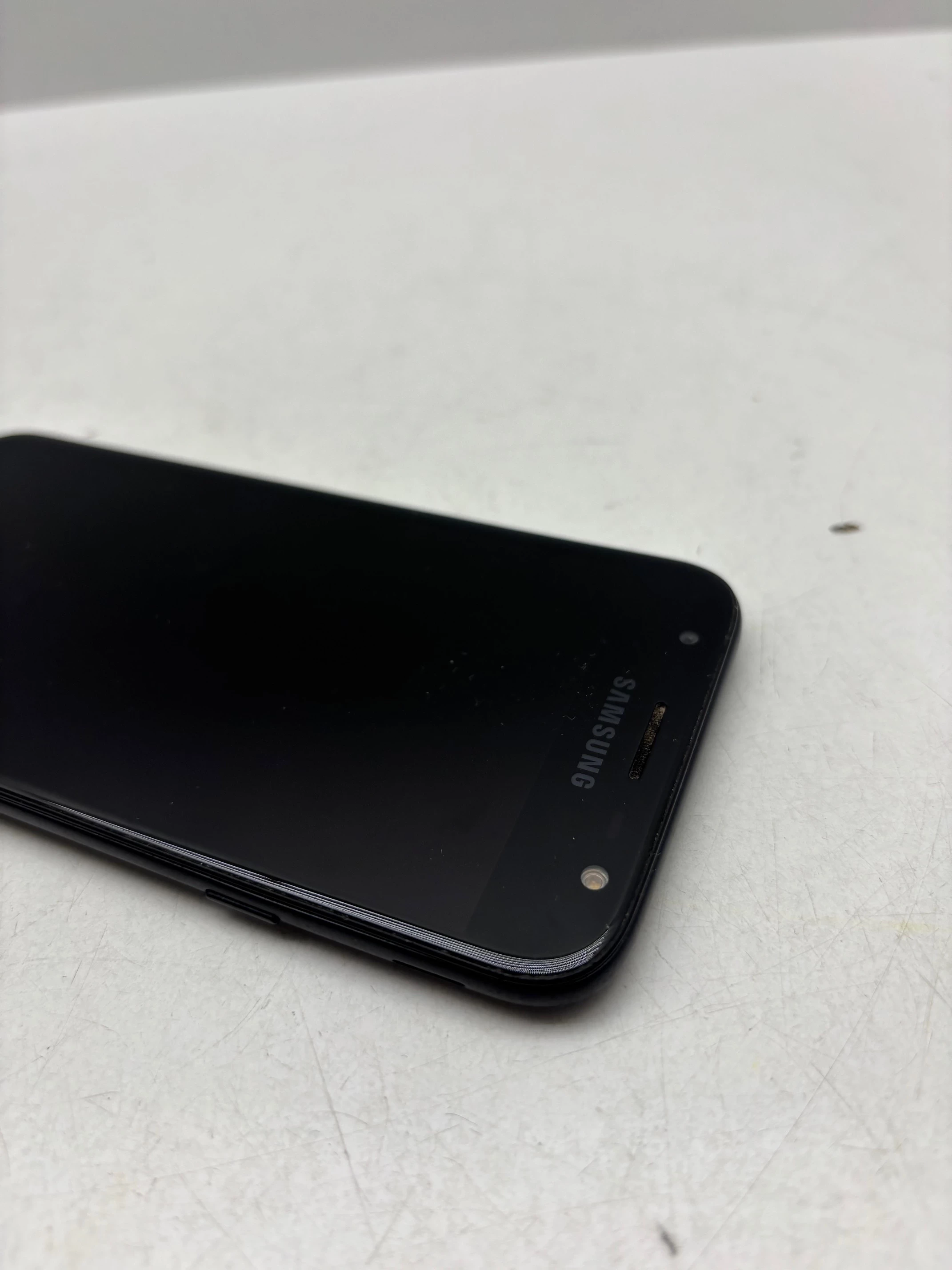 telefon-samsung-galaxy-j3-2016-sm-j320fn-kod-producenta-sm-j330fzkdxeo