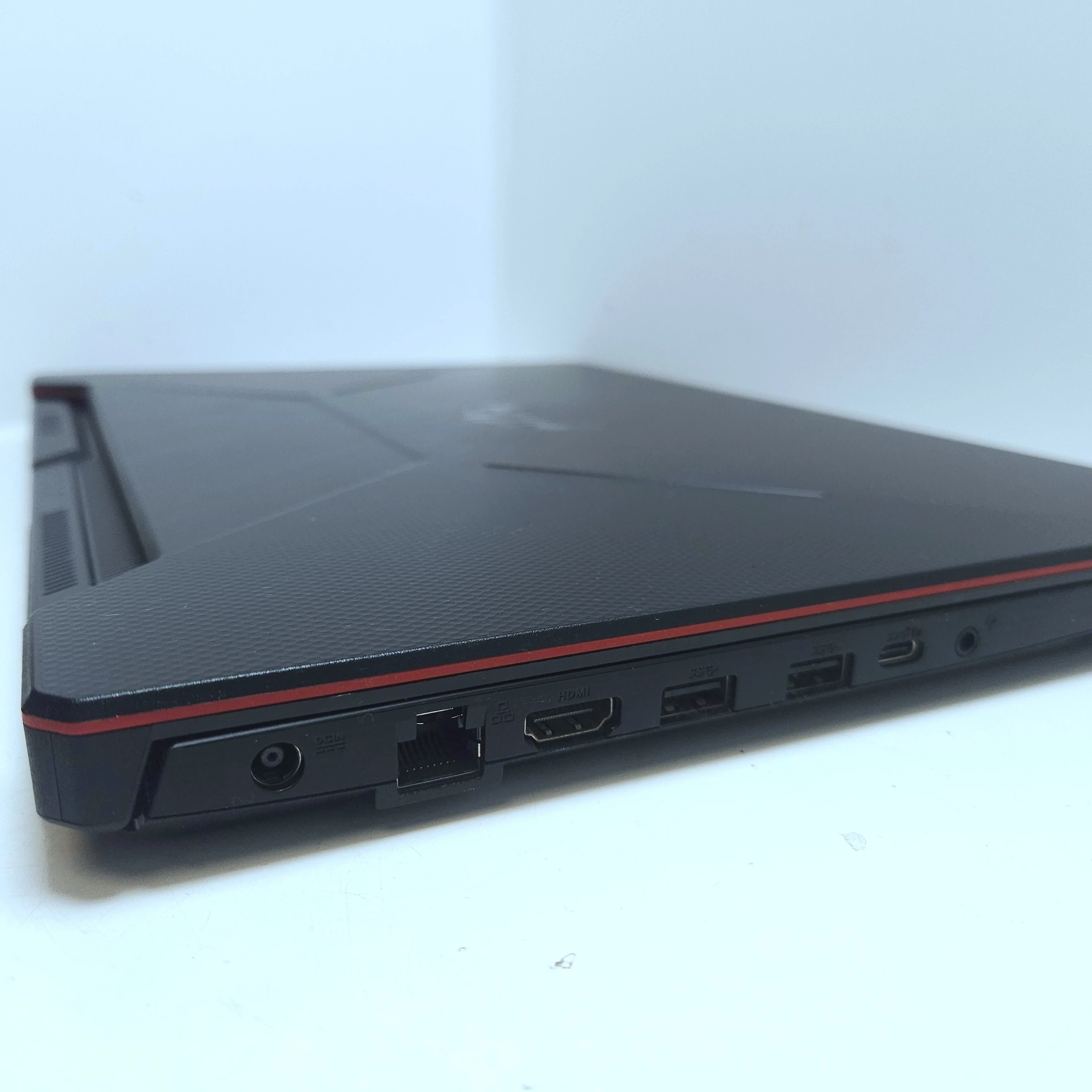 laptop-asus-tuf-gaming-f15-gtx-1650-16512-gb-i5-10300h-przekatna-ekranu-1560