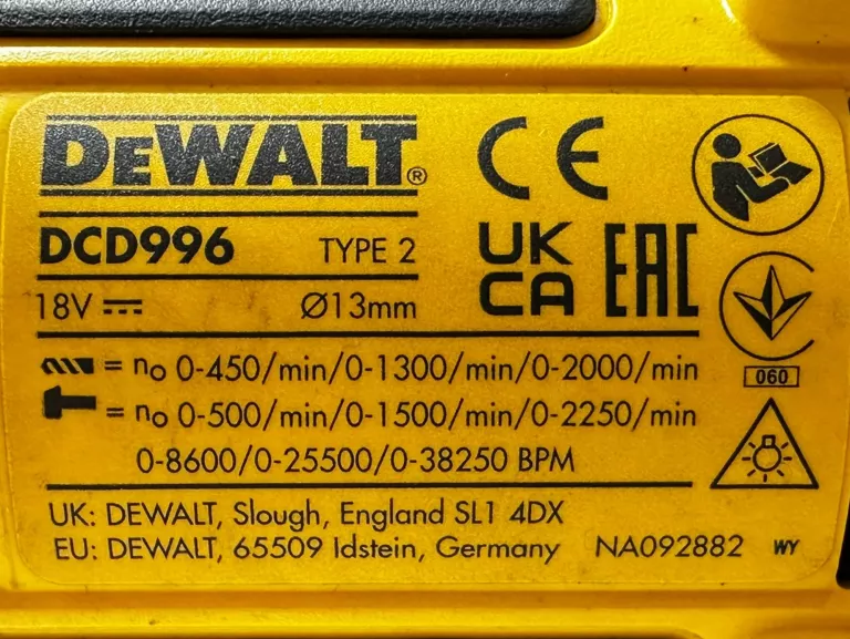 wiertarko-wkretarka-udarowa-dewalt-dcd996-2x-aku-5ah-walizka-pojemnosc-akumulatora-000