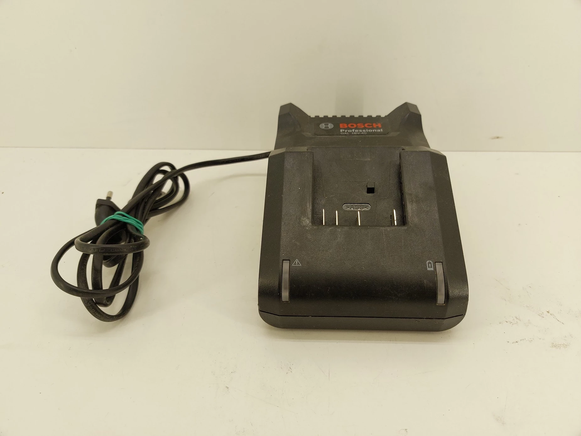 ladowarka-sieciowa-bosch-gal-18v-40-eu-ean-gtin-3165140967860