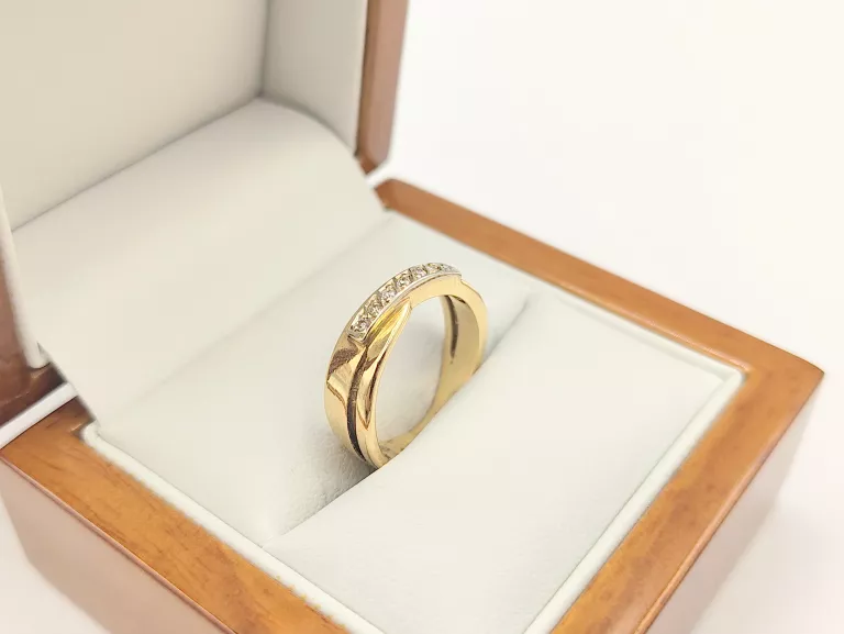 zloty-pierscionek-z-brylantami-006ct-585-468g-r11-3-maja-48-poznan-ska-x