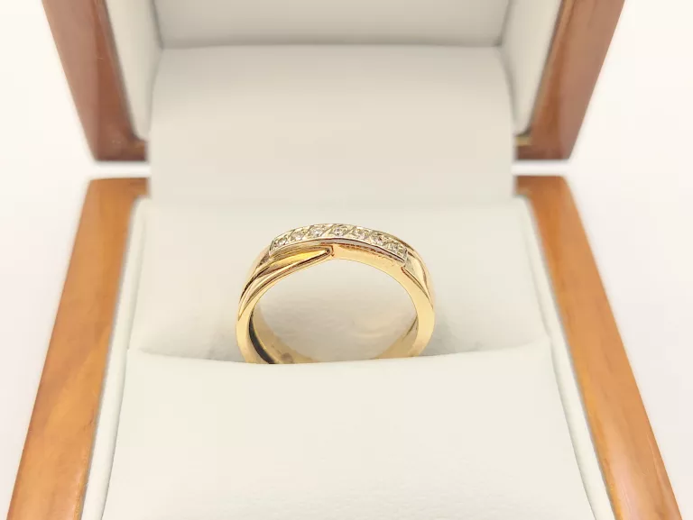 zloty-pierscionek-z-brylantami-006ct-585-468g-r11-kolor-249512-1647429