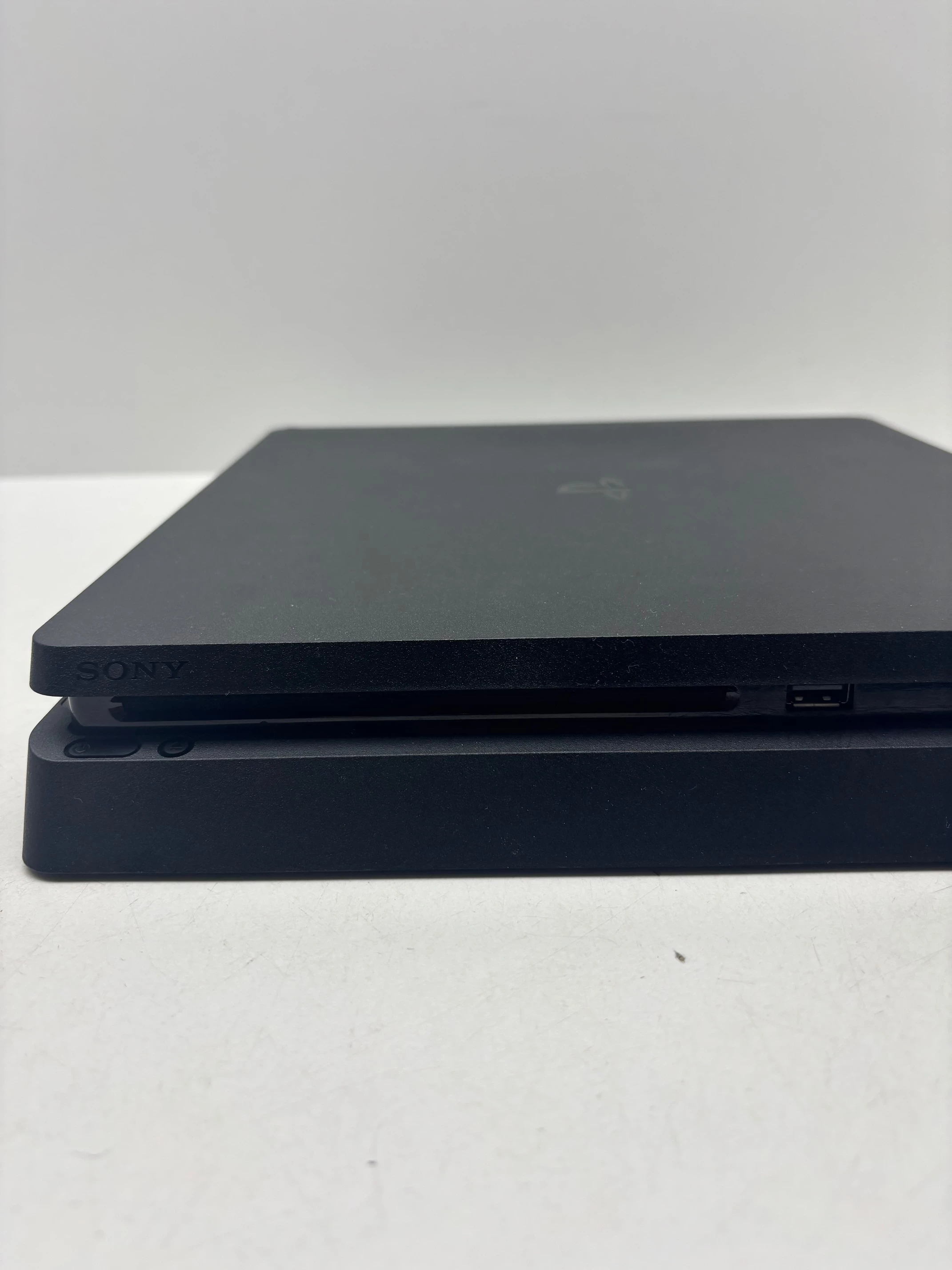 konsola-ps4-slim-500gb-1100-pad-wersja-130590-2