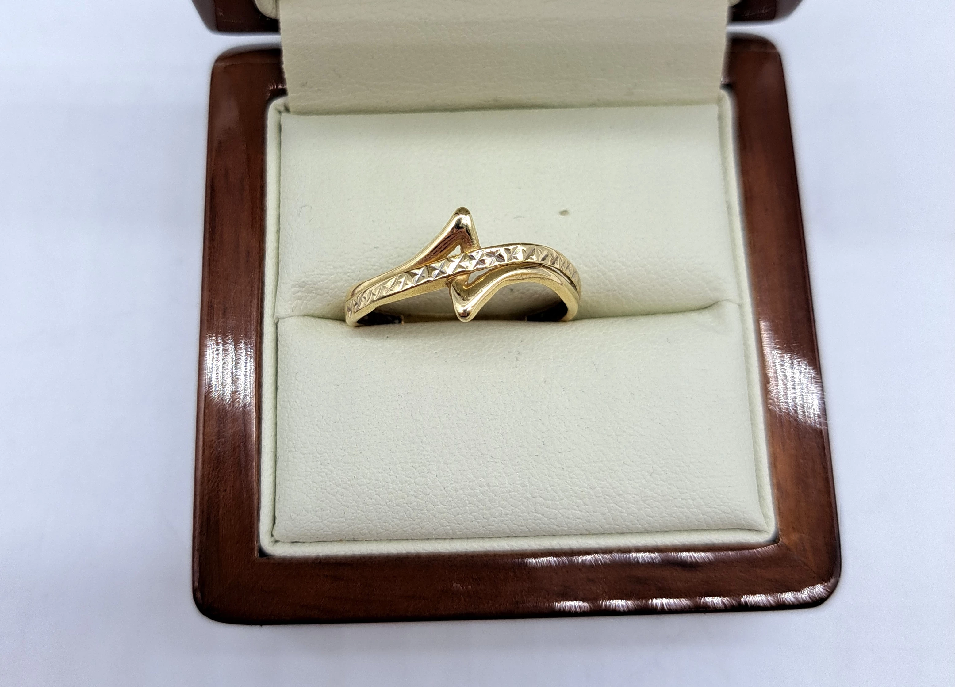 wyrob-jubilerski-uzywany-zloty-pierscionek-585-179g-bankowa-16e-police