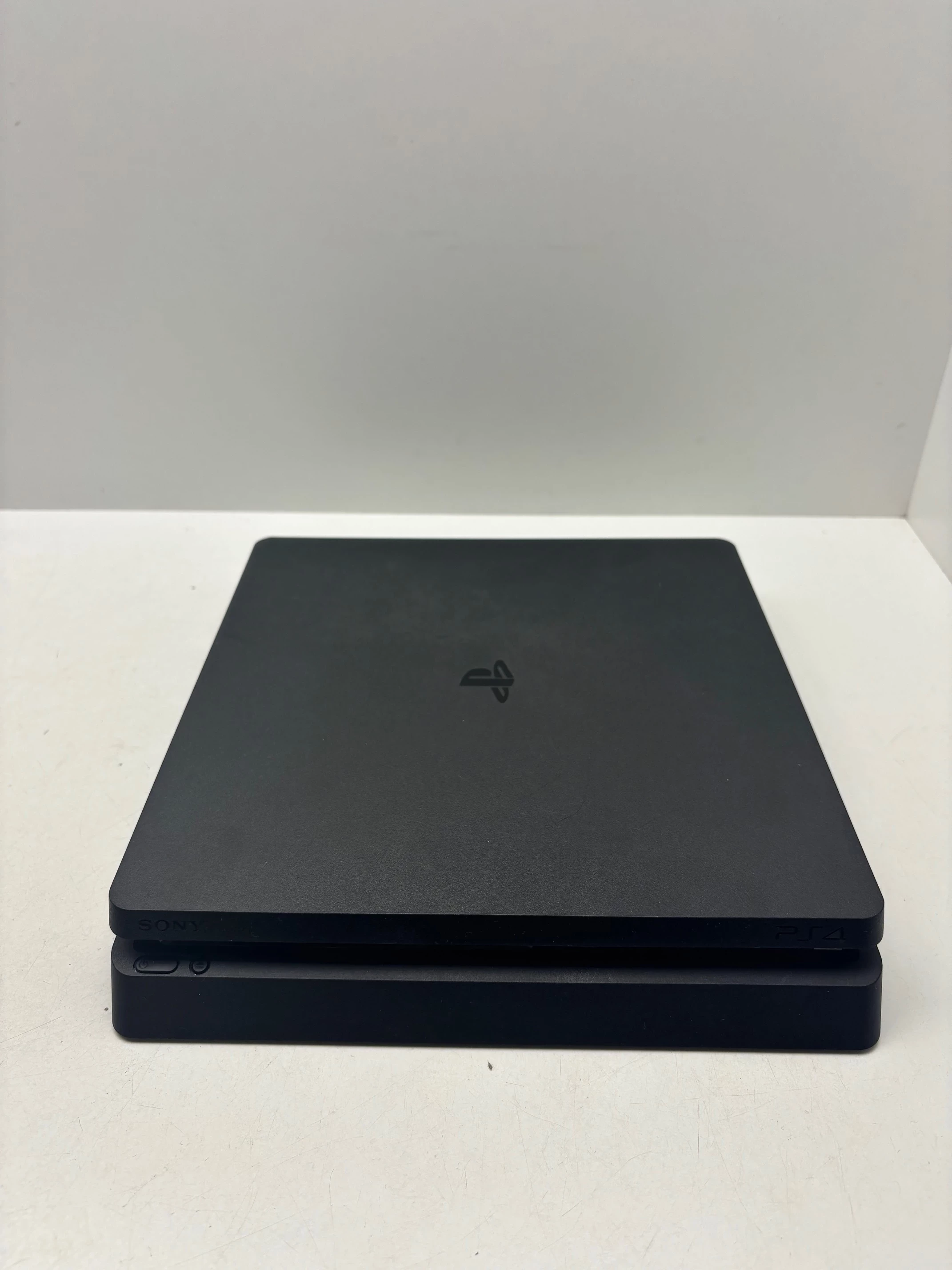 konsola-ps4-slim-500gb-1100-pad-ean-gtin-711719881865