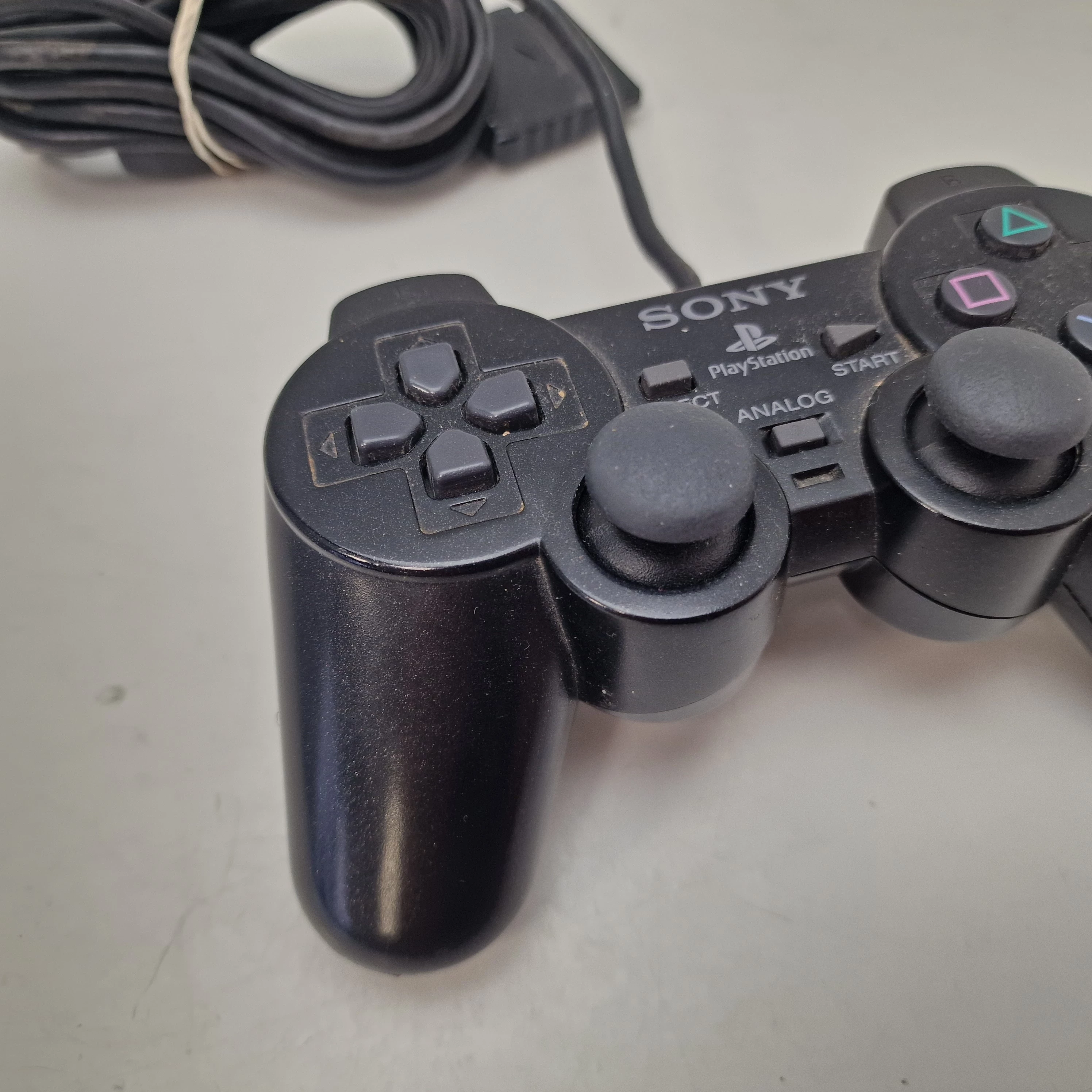 pad-sony-playstation-2-czarny-ean-gtin-4027301165029