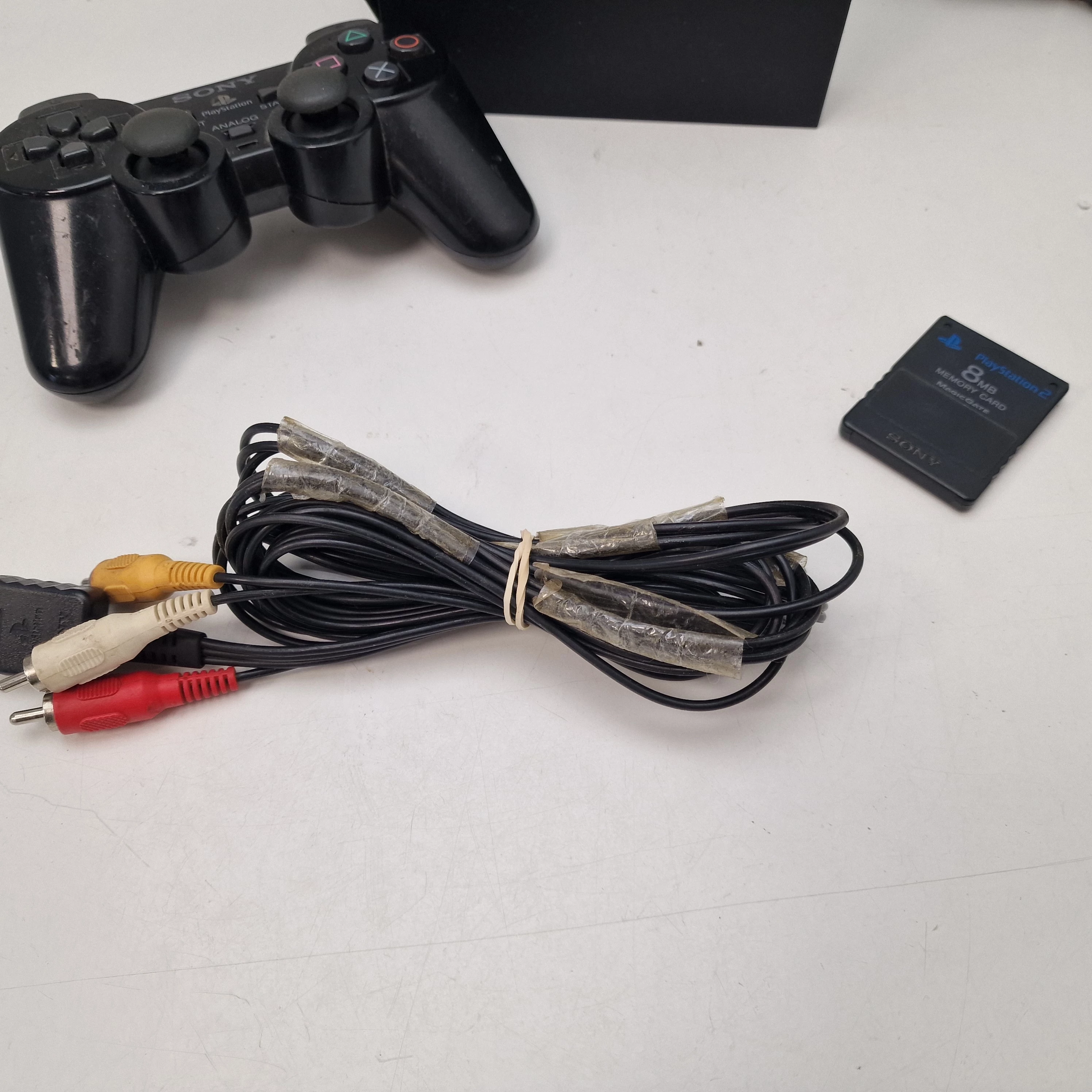 konsola-sony-playstation-2-slim-scph-77004-ean-gtin-610393703602