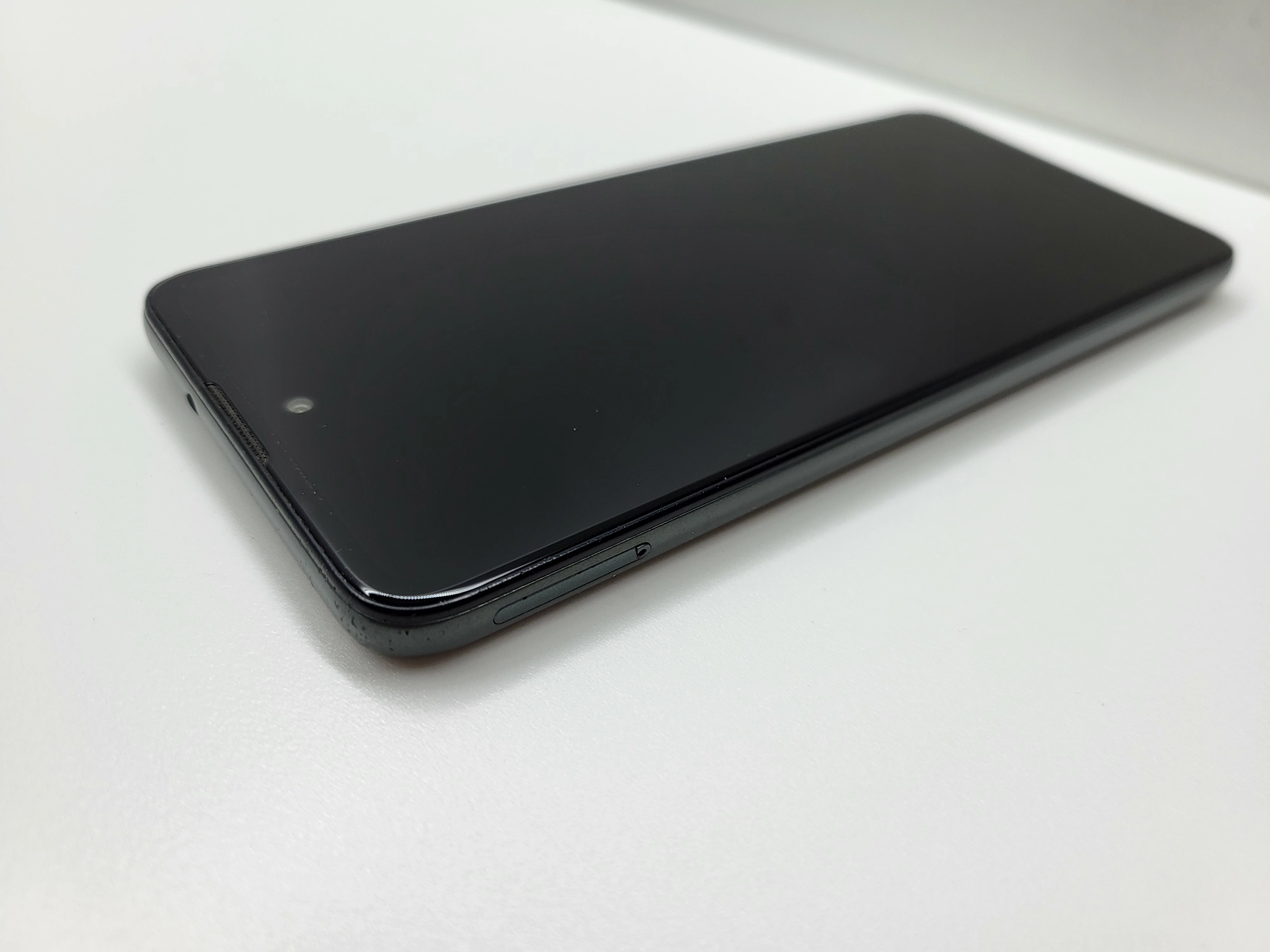 telefon-motorola-moto-e40-wbudowana-pamiec-202869-214193