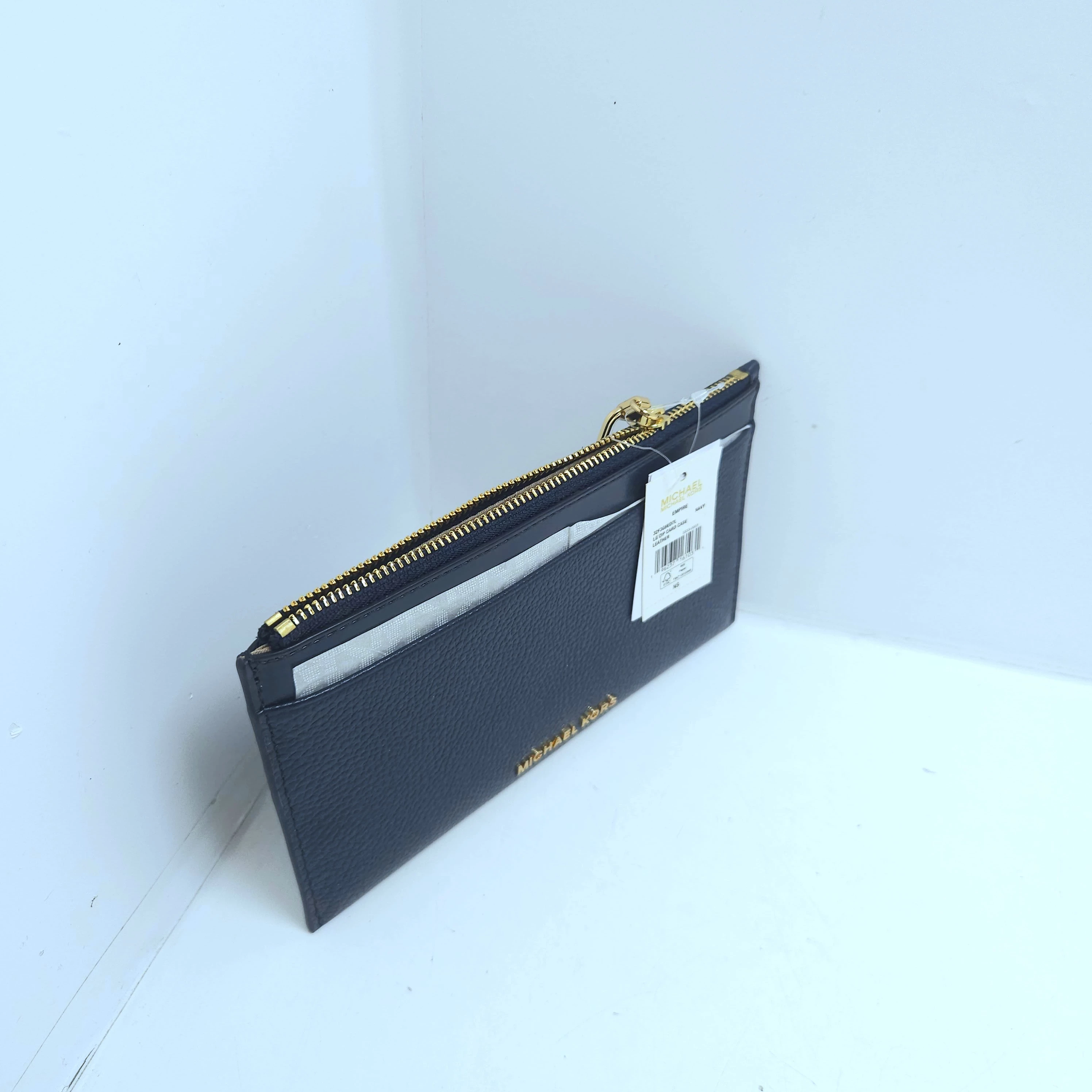 michael-kors-duze-etui-na-karty-empire-ze-skory-groszkowej-ean-gtin-196237161031