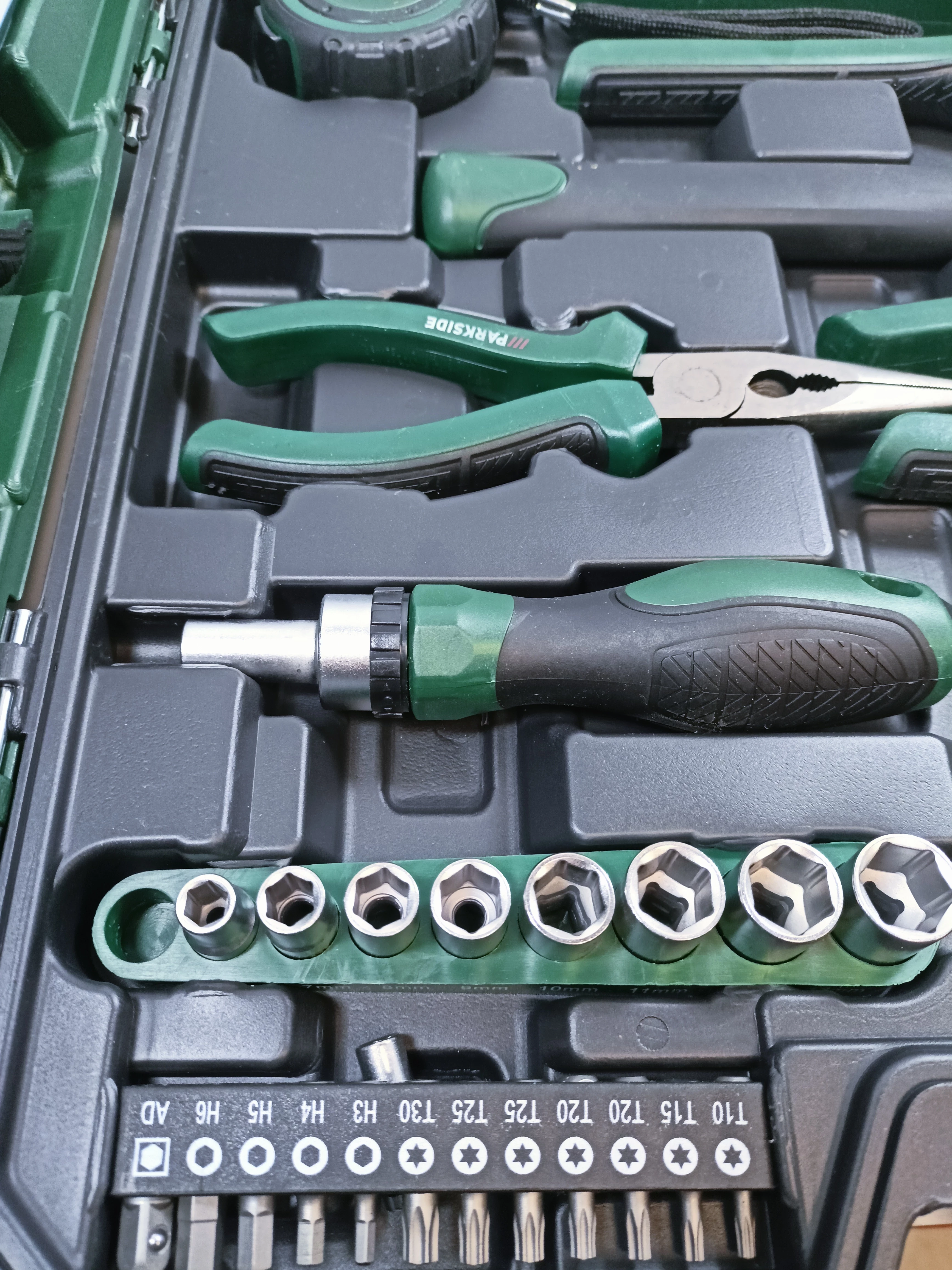 parkside-skrzynka-z-narzedziami-80-elementow-marka-248811-951182