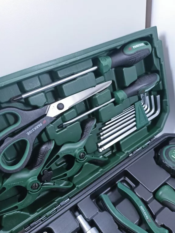 parkside-skrzynka-z-narzedziami-80-elementow-wyszynskiego-24-tczew