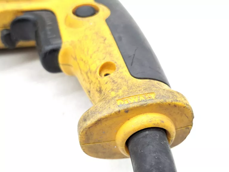 wiertarka-dewalt-dwd024-stan-11323-2