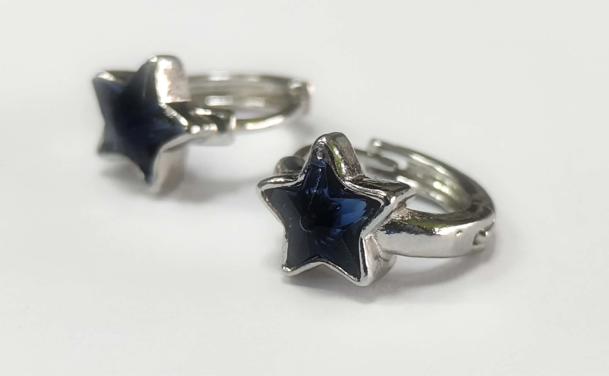 kolczyki-srebrne-925-gwiazdki-z-granatowa-cyrkonia-268-g-stan-11323-2