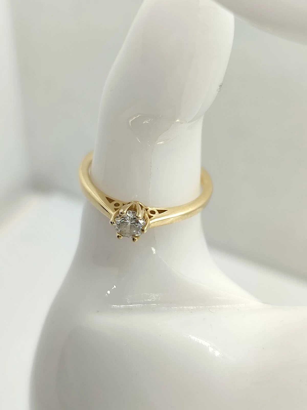 zloty-pierscionek-proby-585-r16-rodzaj-2205-16