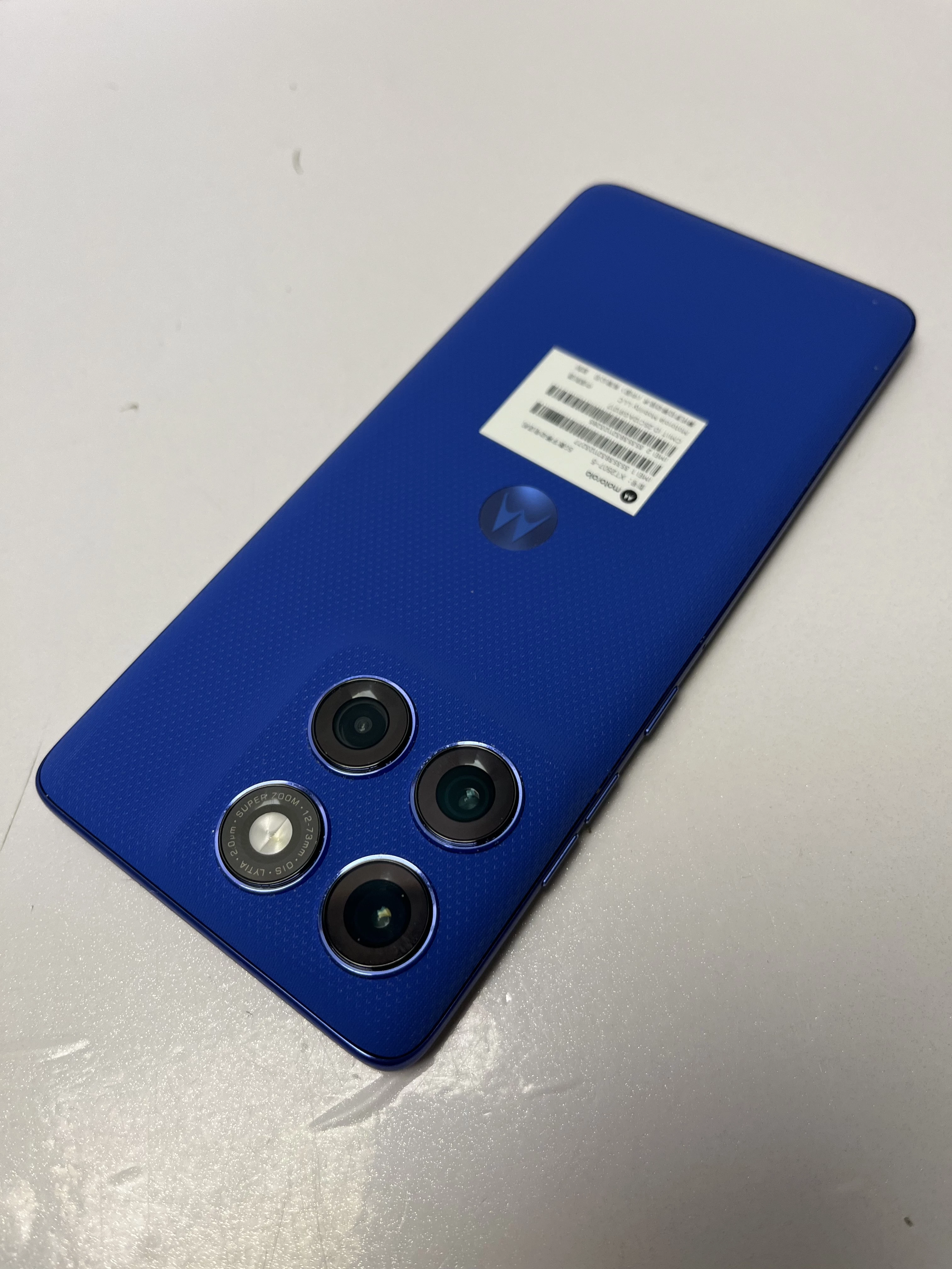 telefon-motorola-edge-60-pro-12256gb-typ-202685-212929