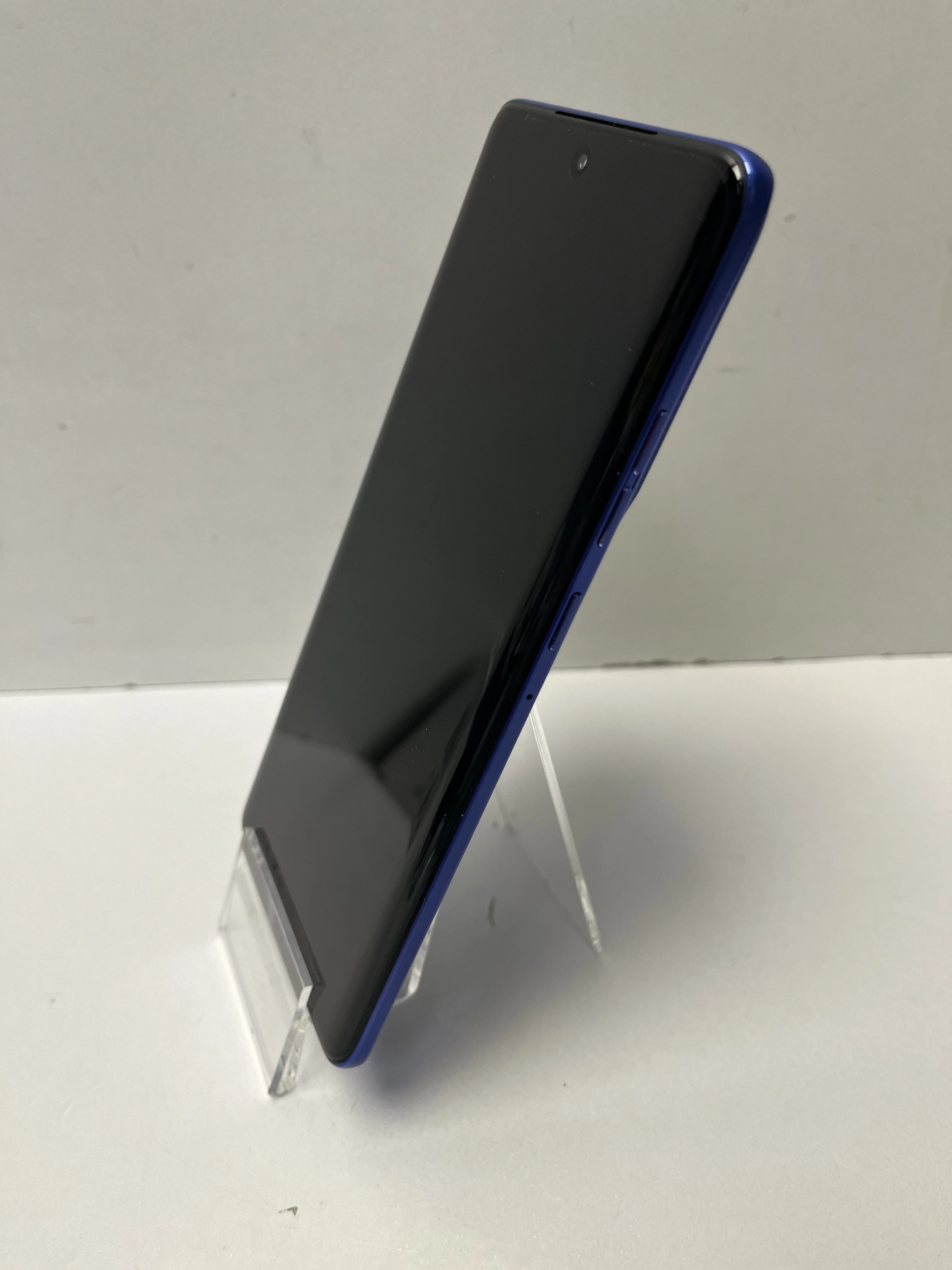 telefon-motorola-edge-60-pro-12256gb-pojemnosc-akumulatora-6000