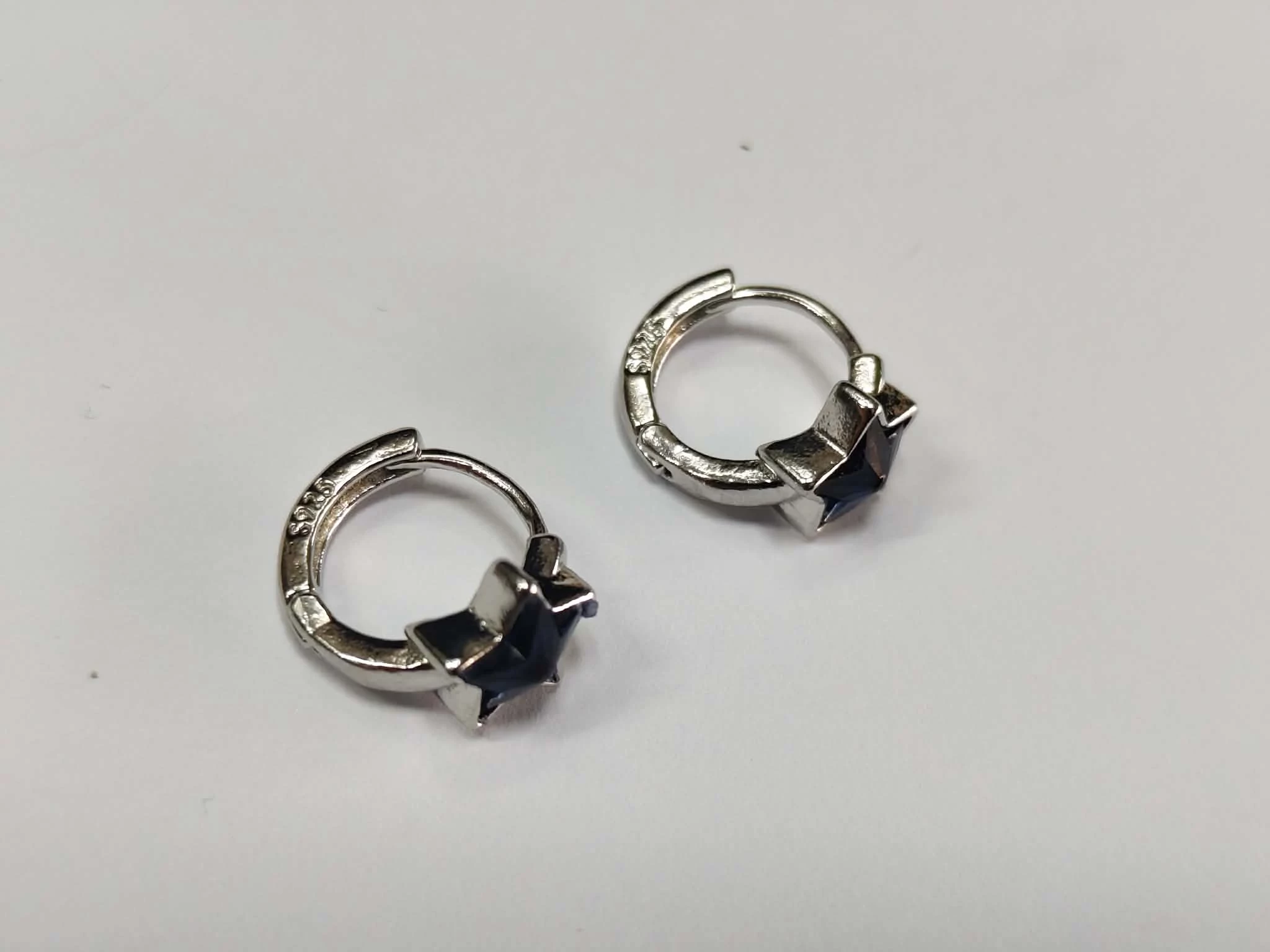 kolczyki-srebrne-925-gwiazdki-z-granatowa-cyrkonia-268-g-rodzaj-zapiecia-2207-3