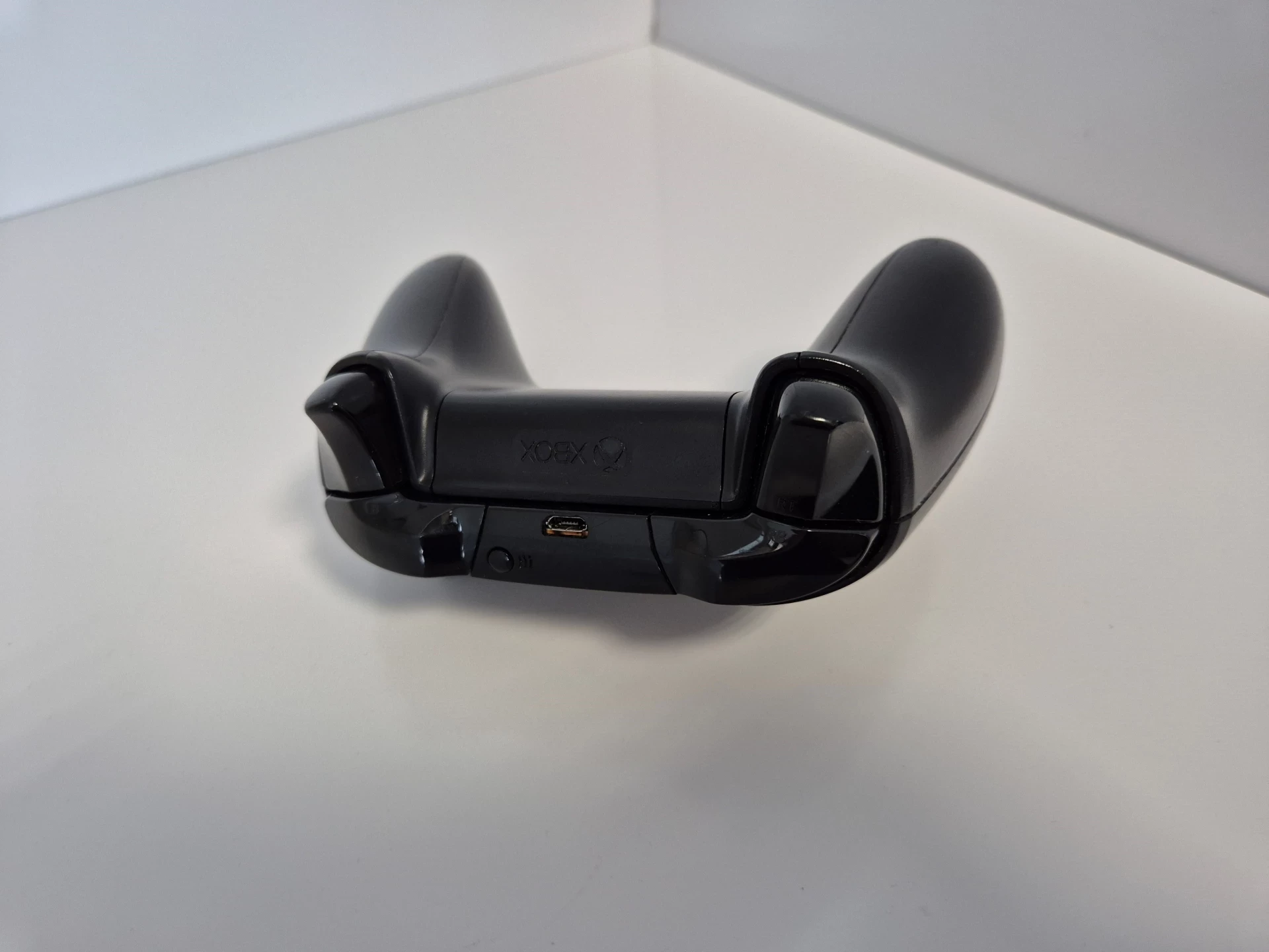 pad-do-xbox-one-kontroler-czarny-bezprzewodowy-ean-gtin-889842114591