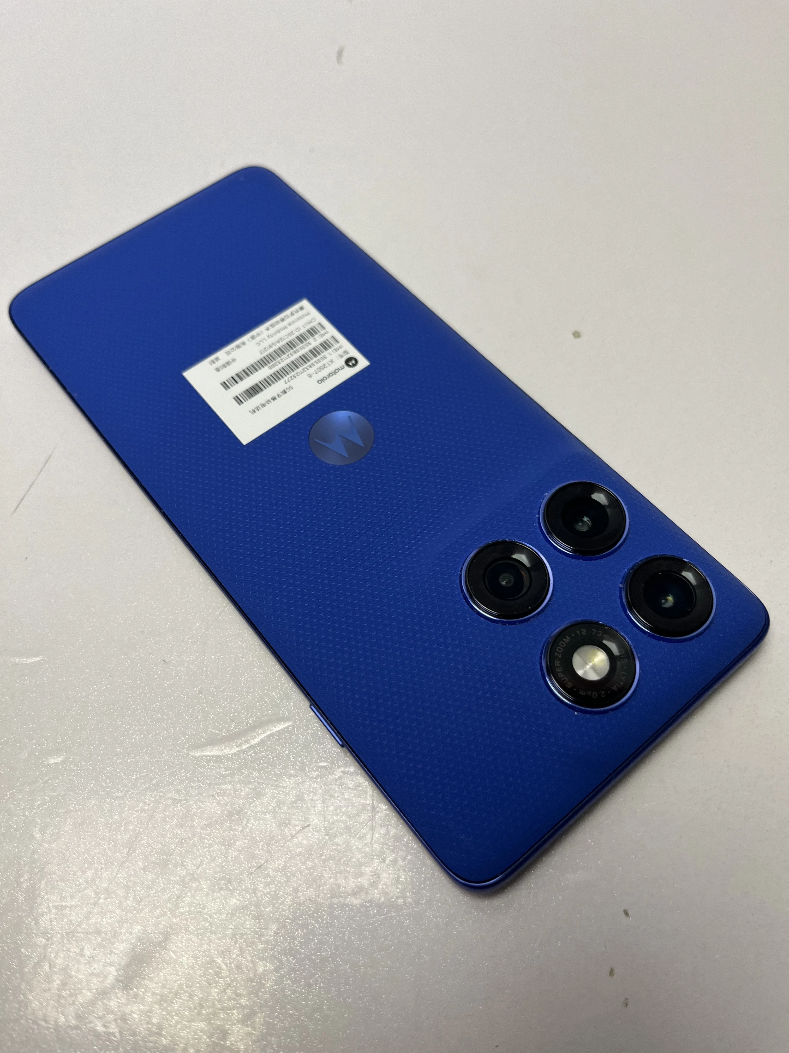 telefon-motorola-edge-60-pro-12256gb-stan-11323-2