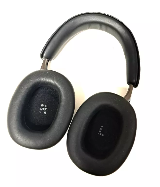 bowers-wilkins-px8-bezprzewodowe-sluchawki-fp42951-waga-produktu-15000