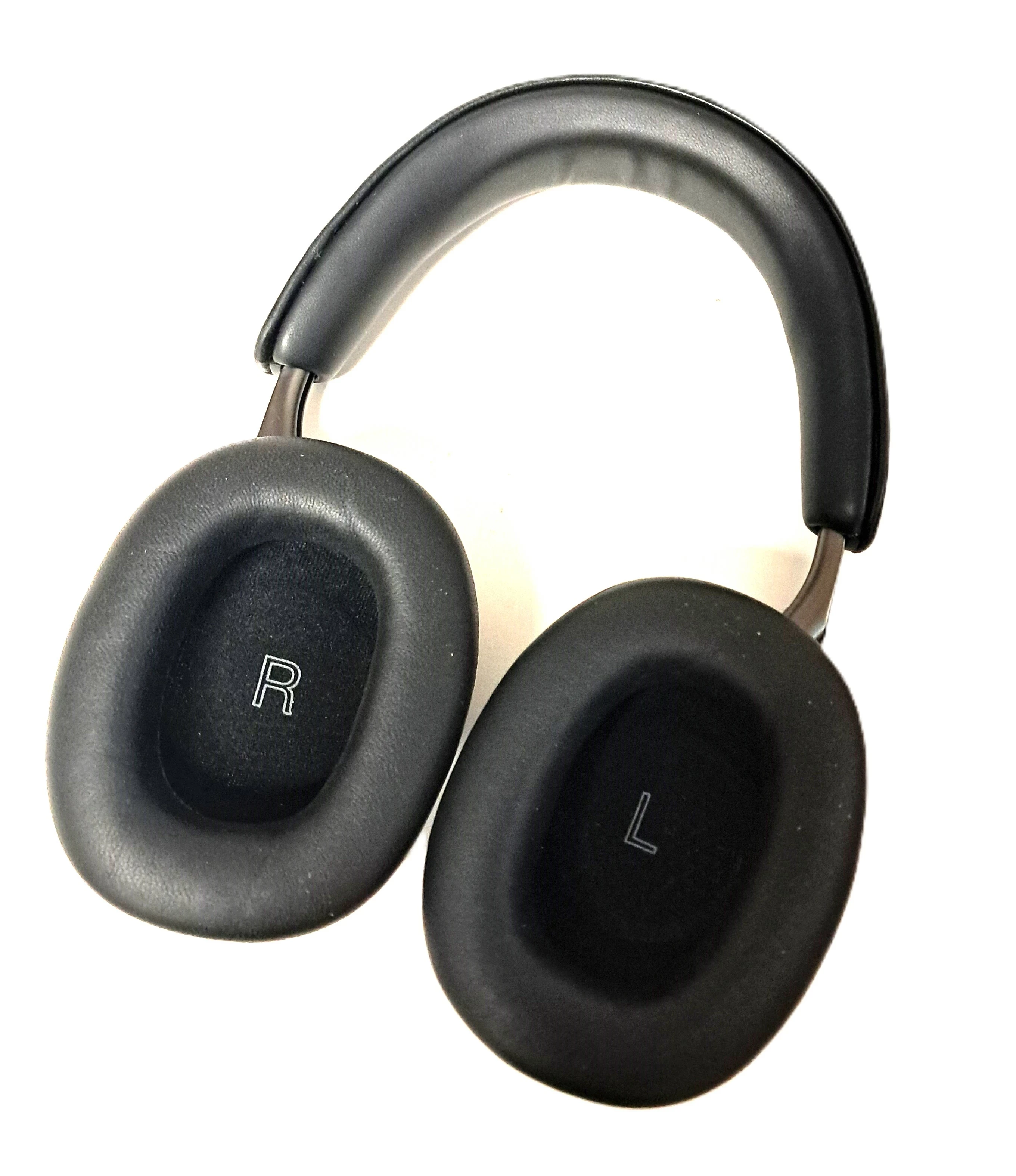 bowers-wilkins-px8-bezprzewodowe-sluchawki-fp42951-waga-produktu-15000