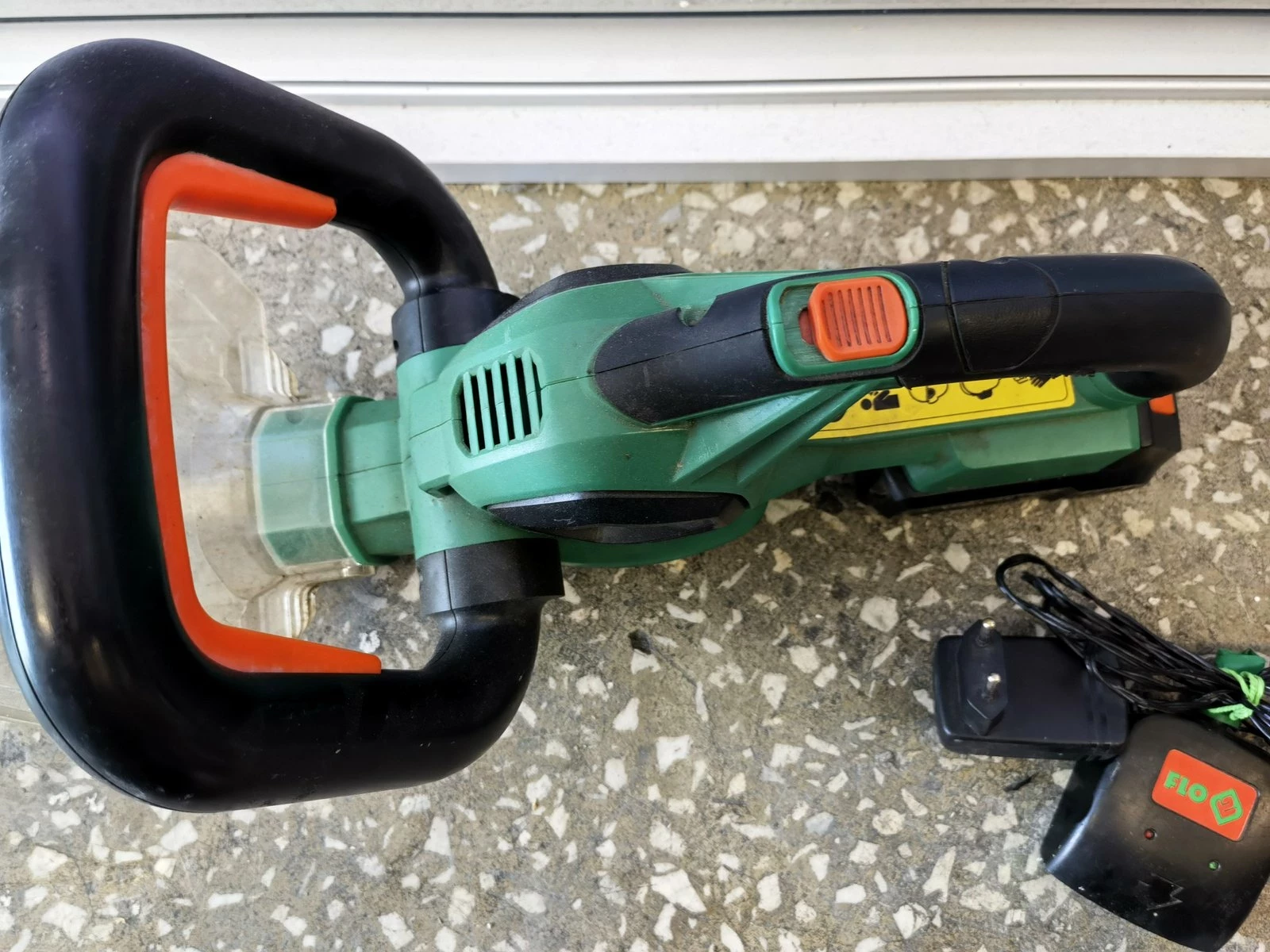 nozyce-akumulatorowe-flo-79520-stan-11323-2