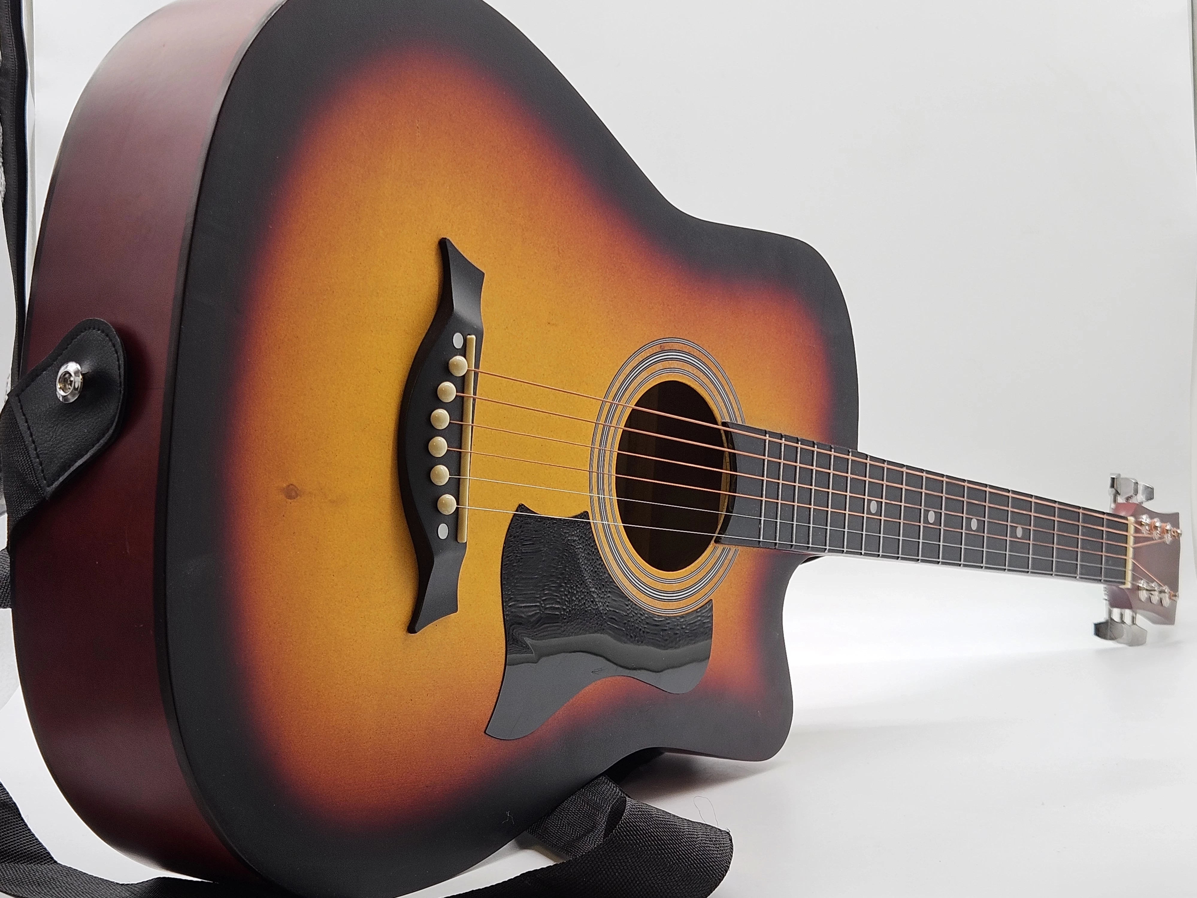 gitara-akustyczna-w-pokrowcu-dworcowa-2-leszno-gold-fish