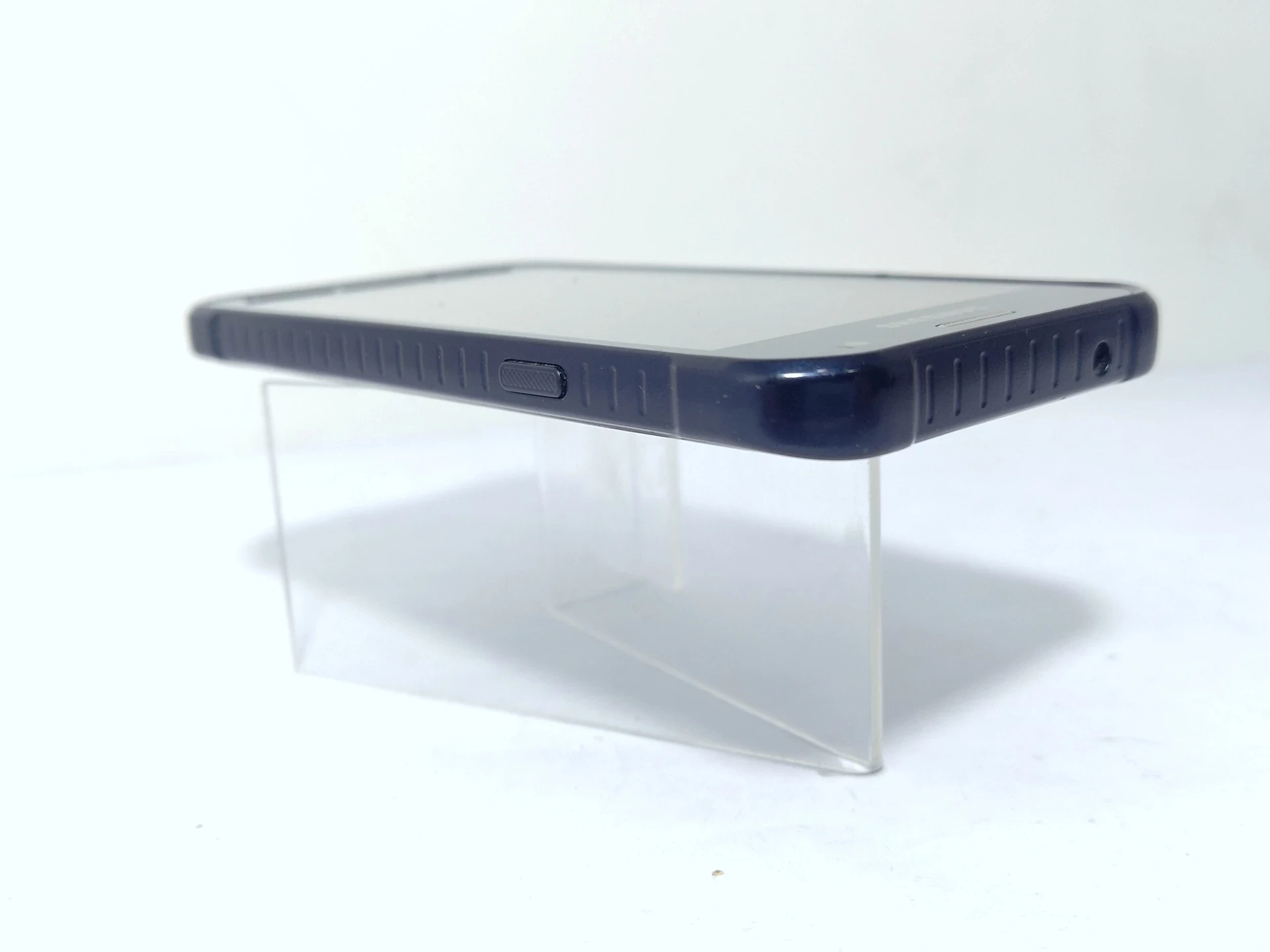 telefon-samsung-galaxy-xcover-3-158gb-stan-11323-2