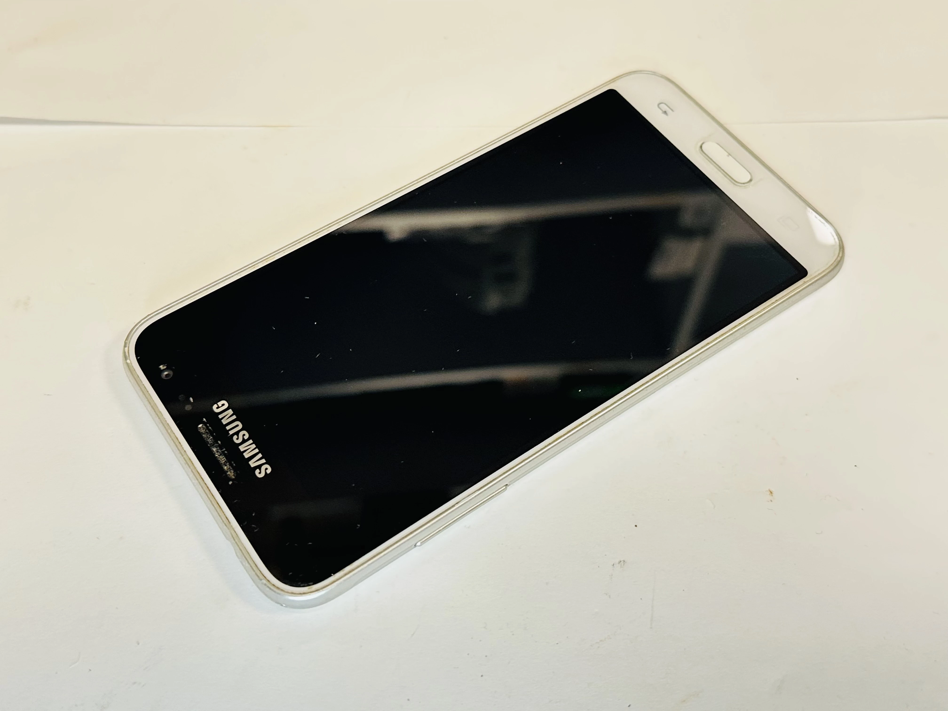 telefon-samsung-galaxy-j3-2016-15-gb-8-gb-przekatna-ekranu-500