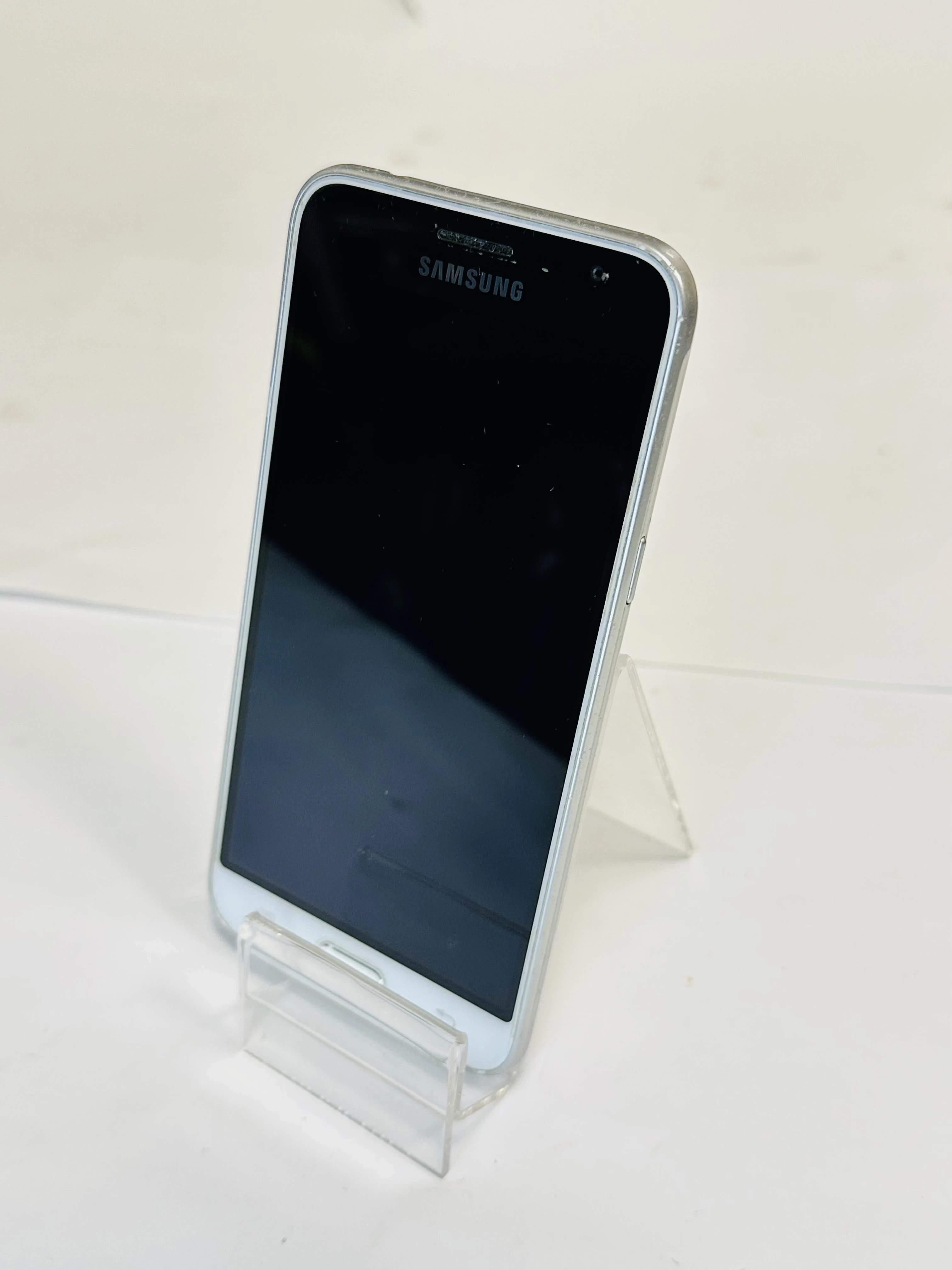 telefon-samsung-galaxy-j3-2016-15-gb-8-gb-ean-gtin-8806088269122