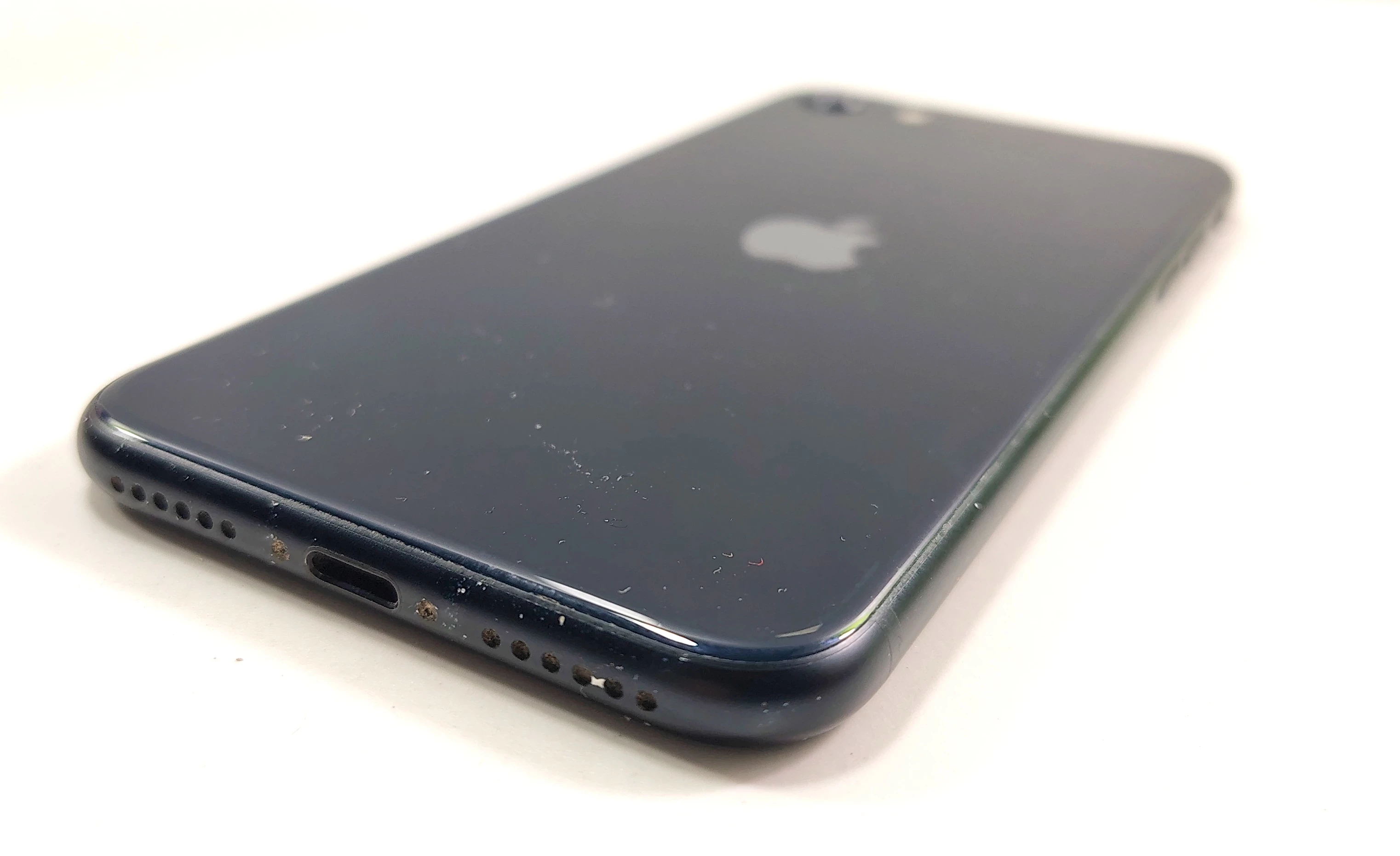 telefon-iphone-se-128gb-wbudowana-pamiec-202869-214189