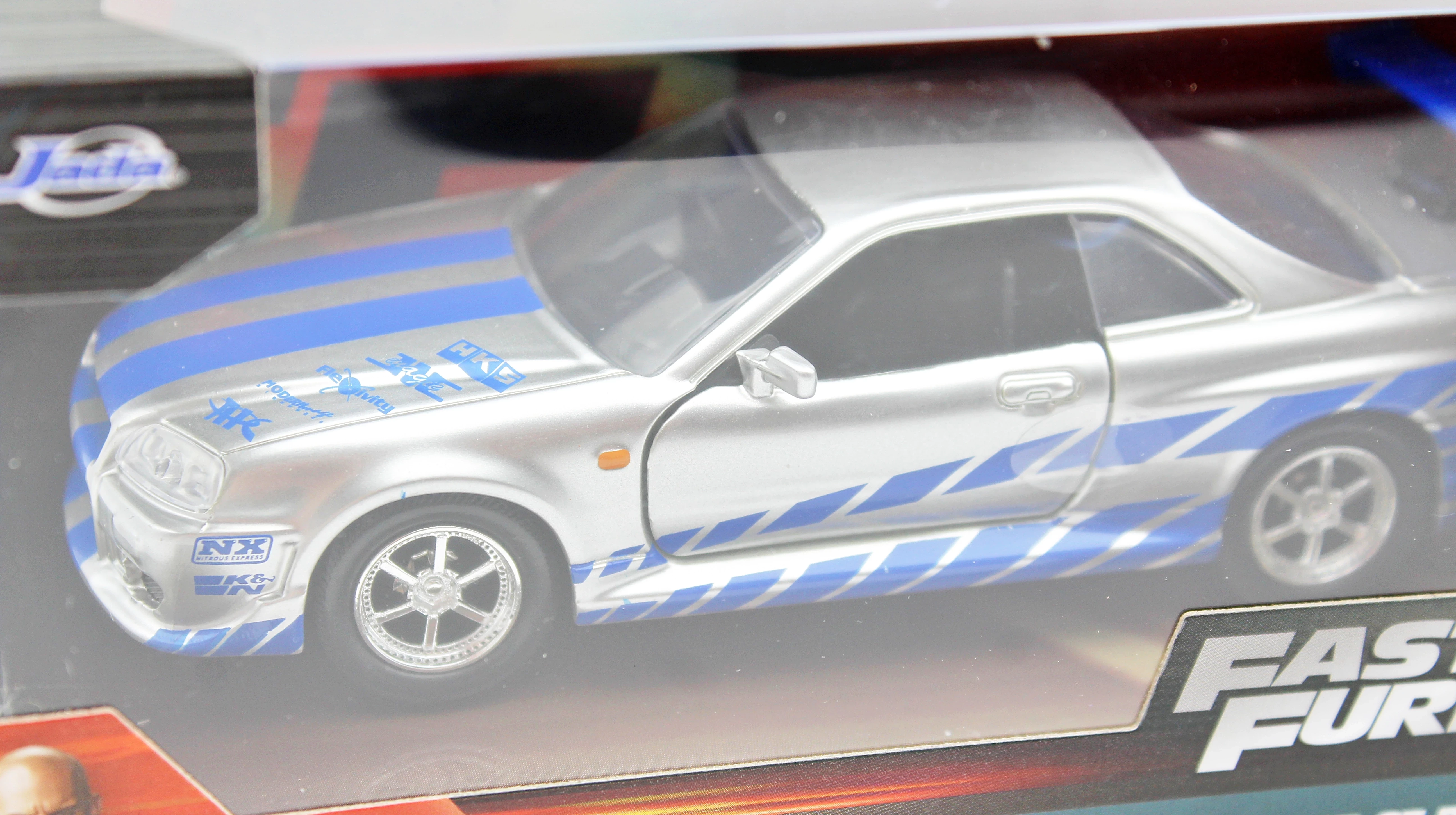 model-auto-szybcy-i-wsciekli-fast-furious-brians-nissan-skyline-gt-r-marka-248811-1999268