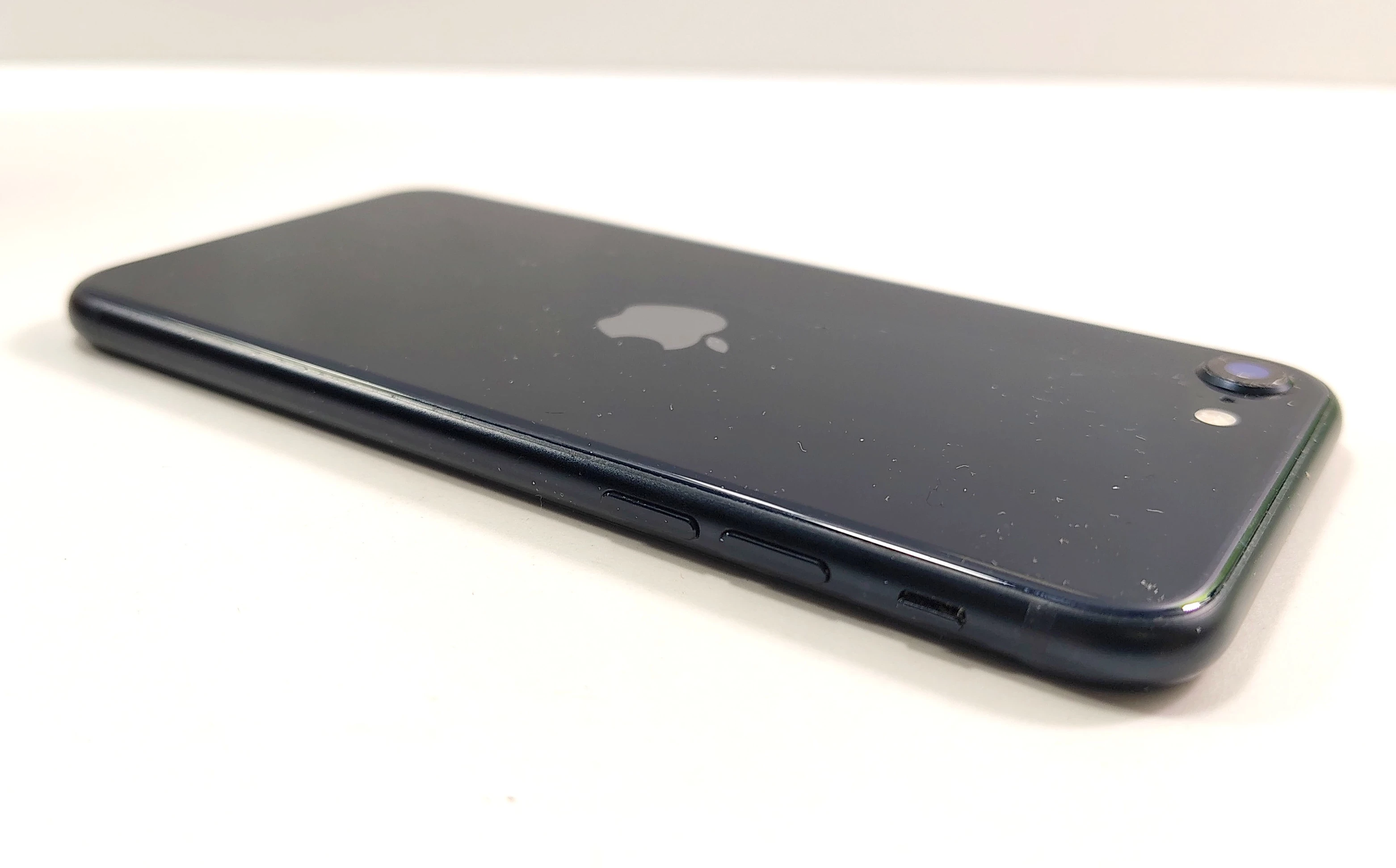 telefon-iphone-se-128gb-pamiec-ram-202865-214121