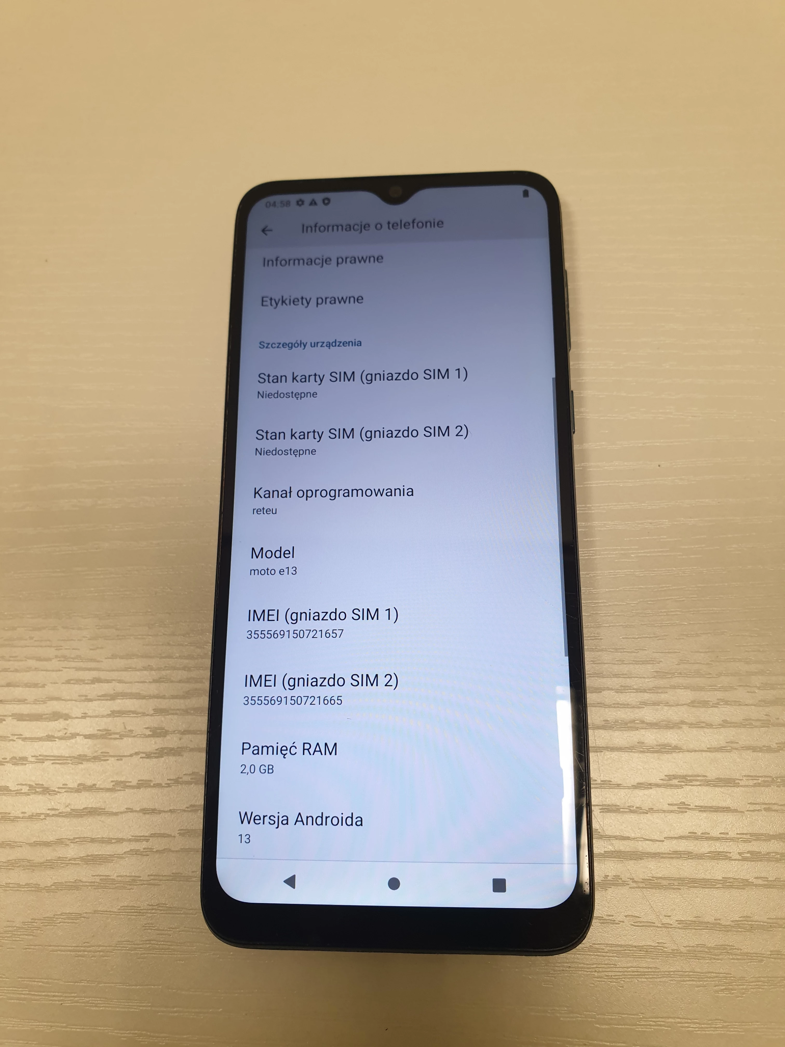 telefon-motorola-e13-typ-202685-212929
