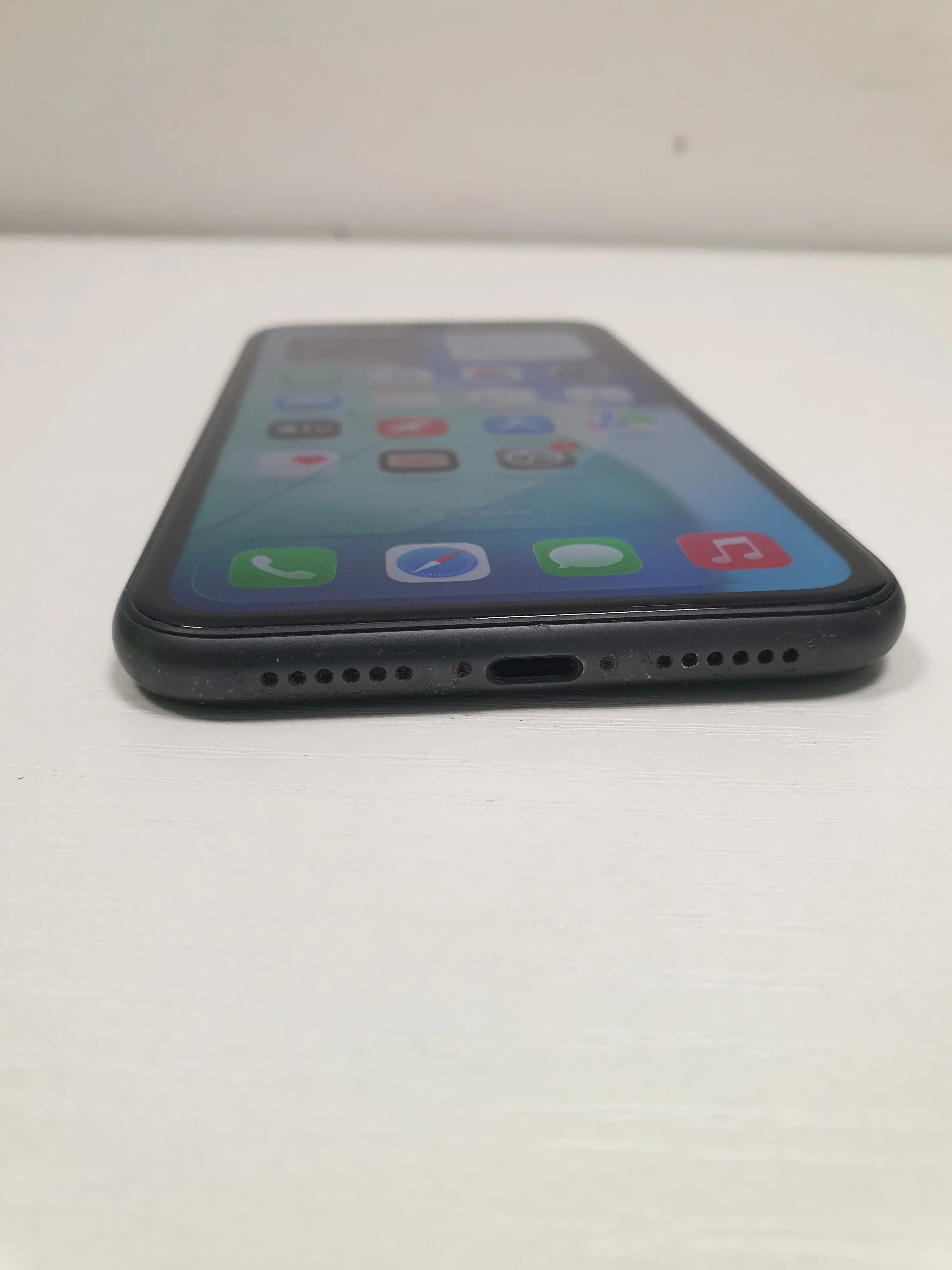 telefon-iphone-11-64gb-kondycja79-kod-producenta-mhda3pma