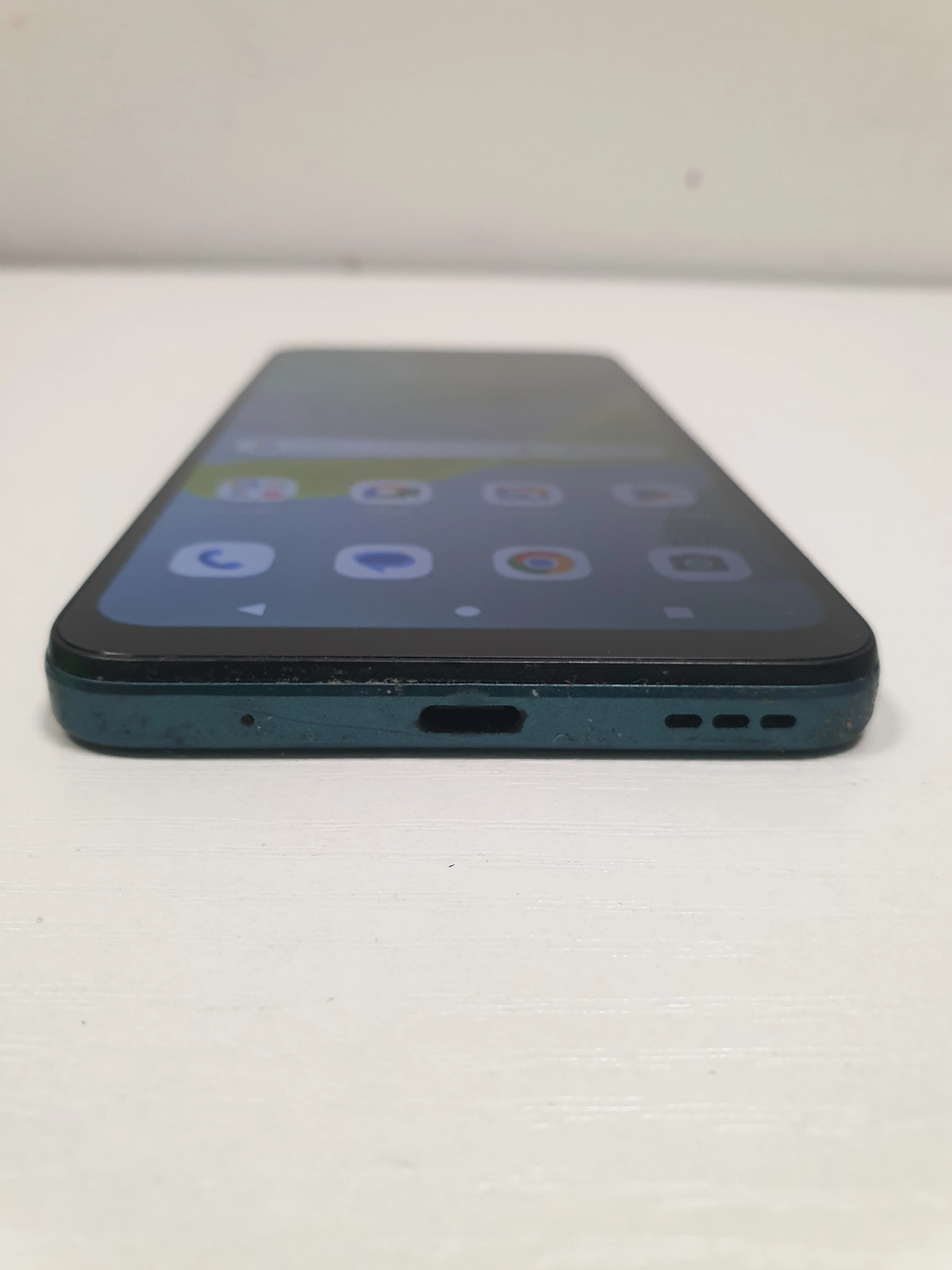 telefon-motorola-e13-przekatna-ekranu-650