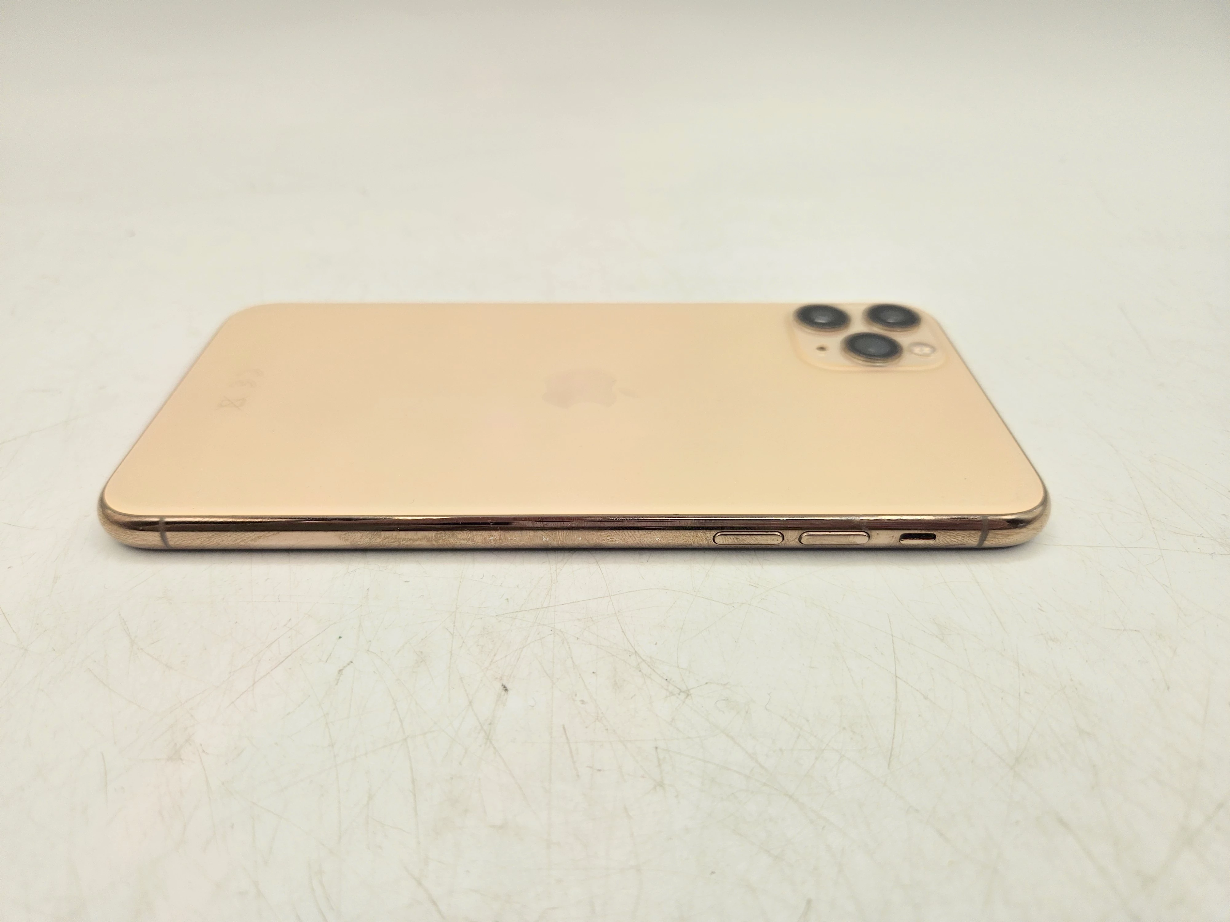 telefon-iphone-11-pro-max-64gb-bat-77-pojemnosc-akumulatora-3500