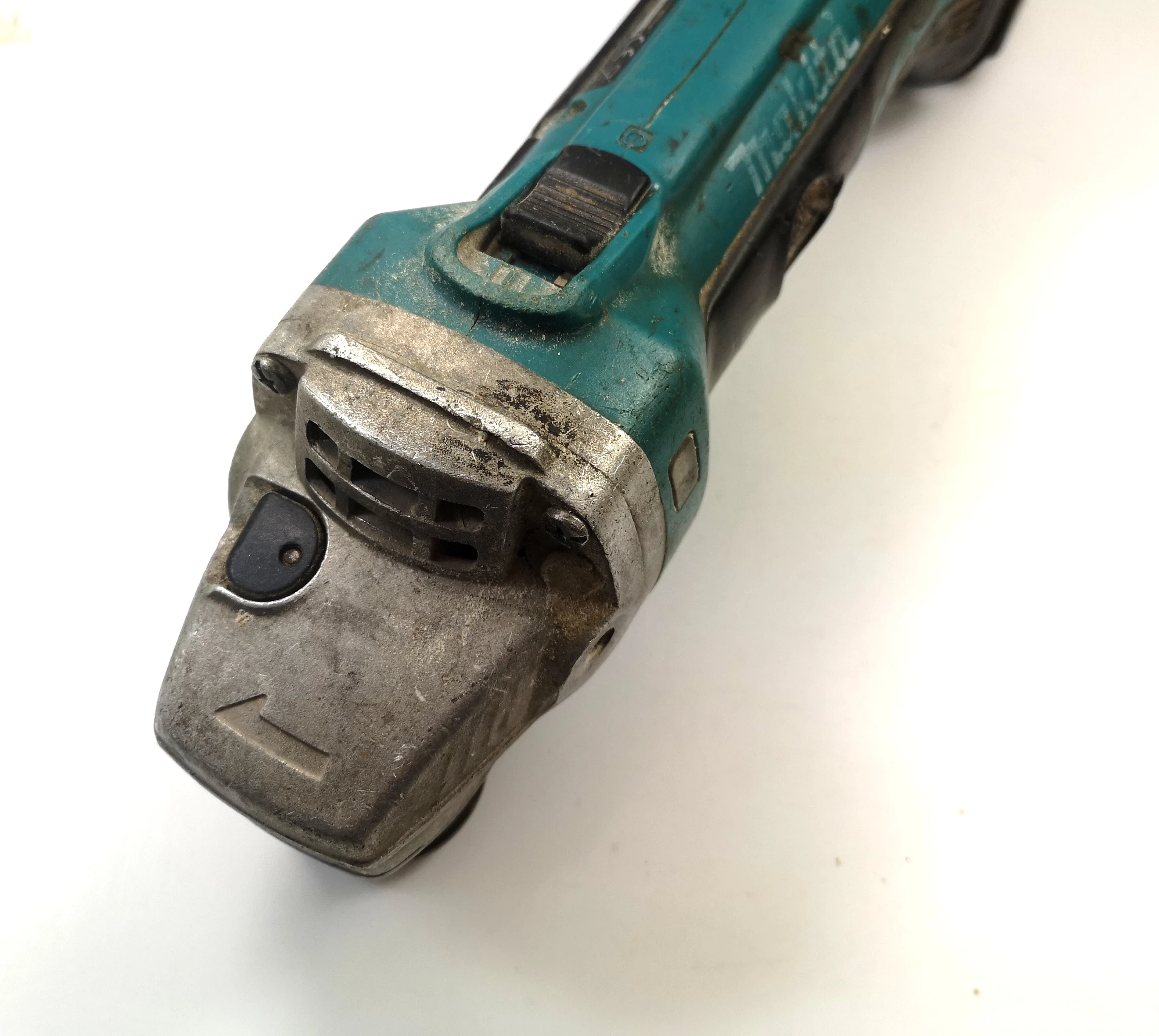 szlifierka-katowa-akumulatorowa-makita-dga452-ean-gtin-088381660273