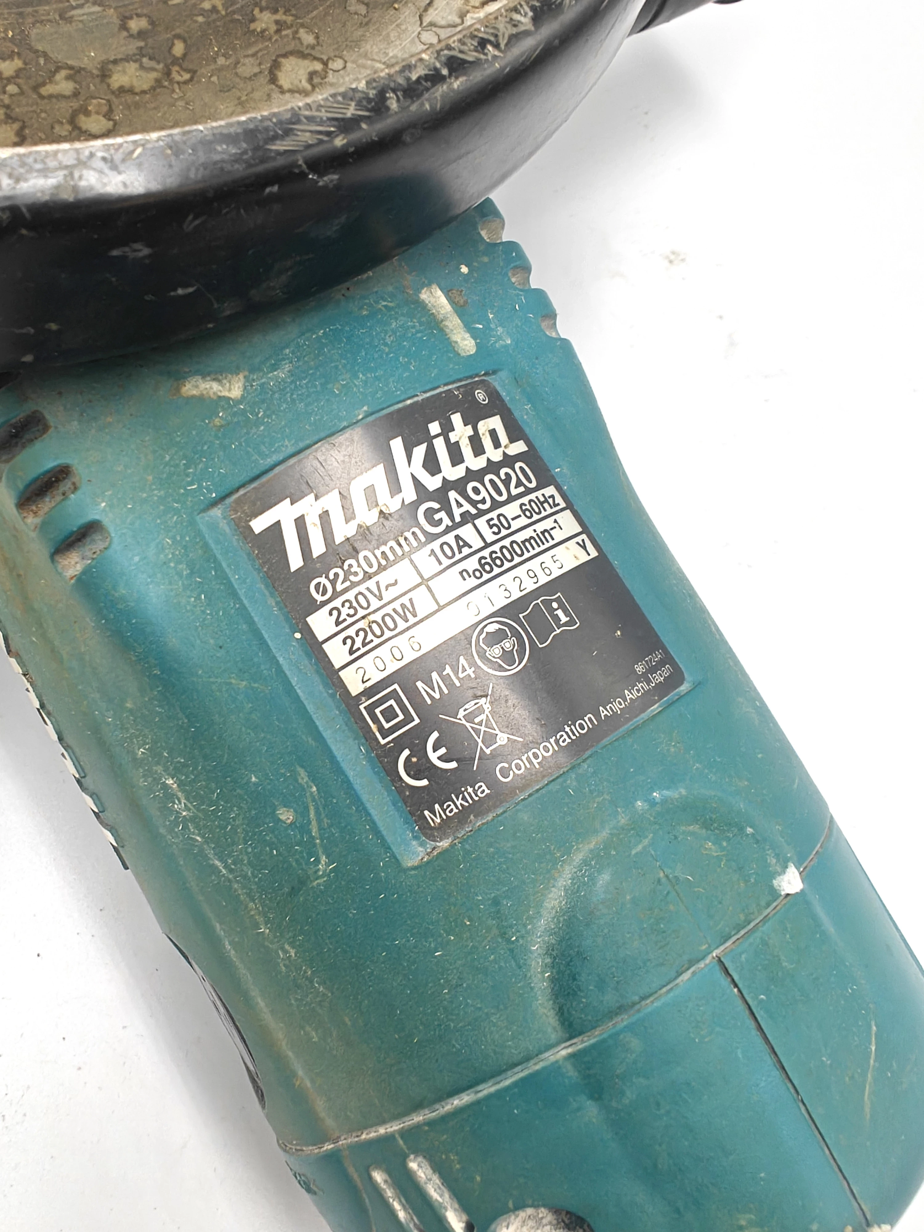 szlifierka-duza-makita-ga9020-kod-producenta-088381811057